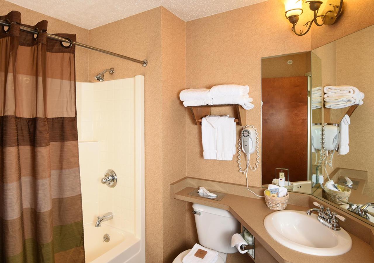 Deluxe King Room - Photo 2