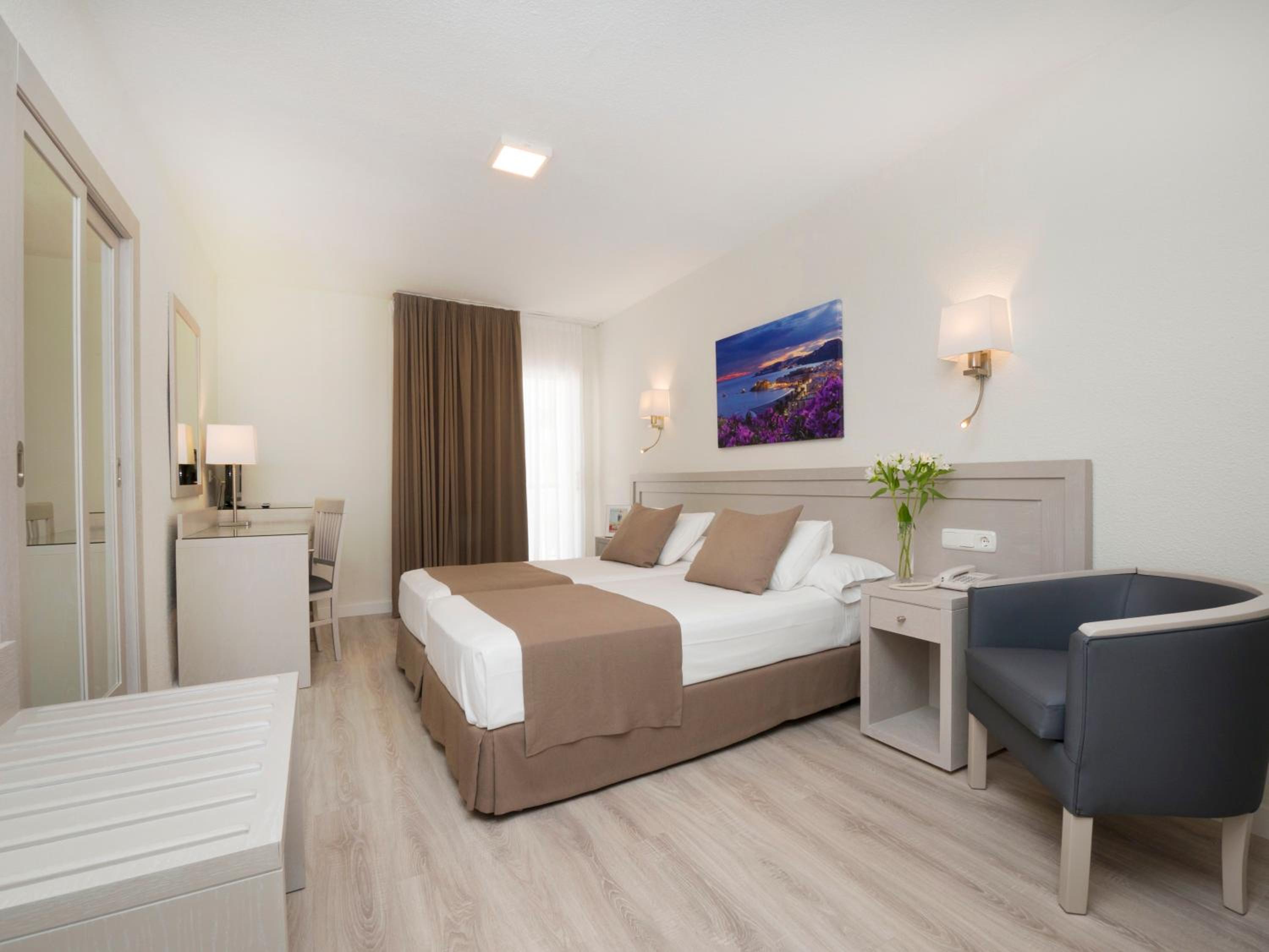 Classic Double or Twin Room - Photo 2