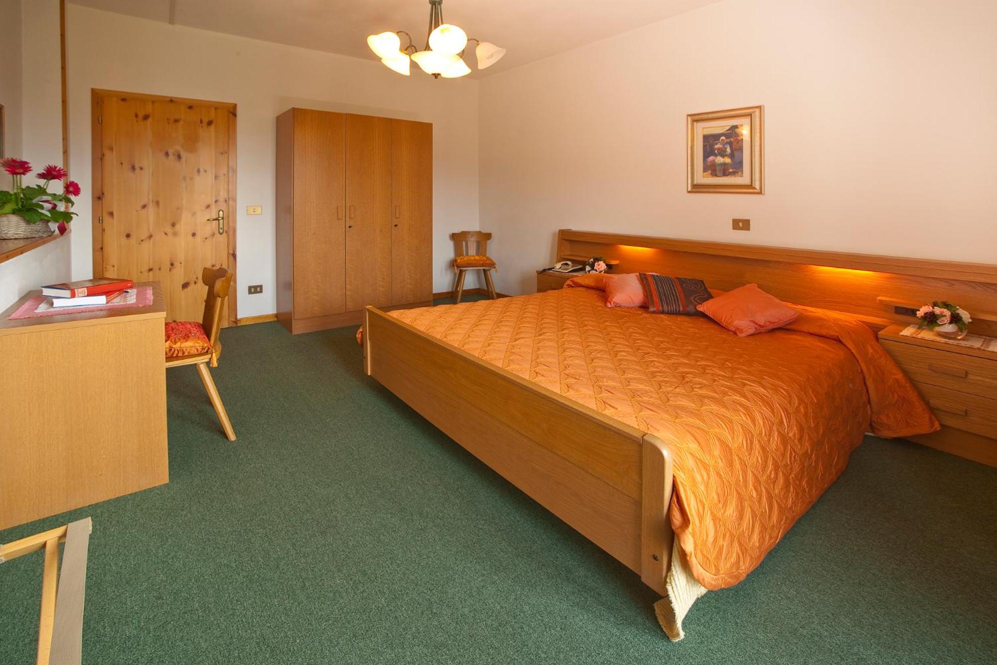 Double Room with Balcony and Mountain View