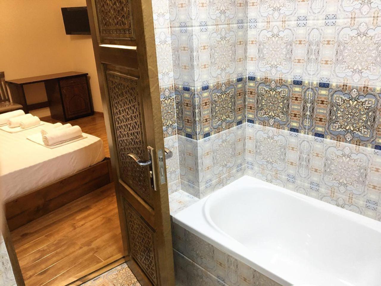 Triple Room with Private Bathroom photo 2
