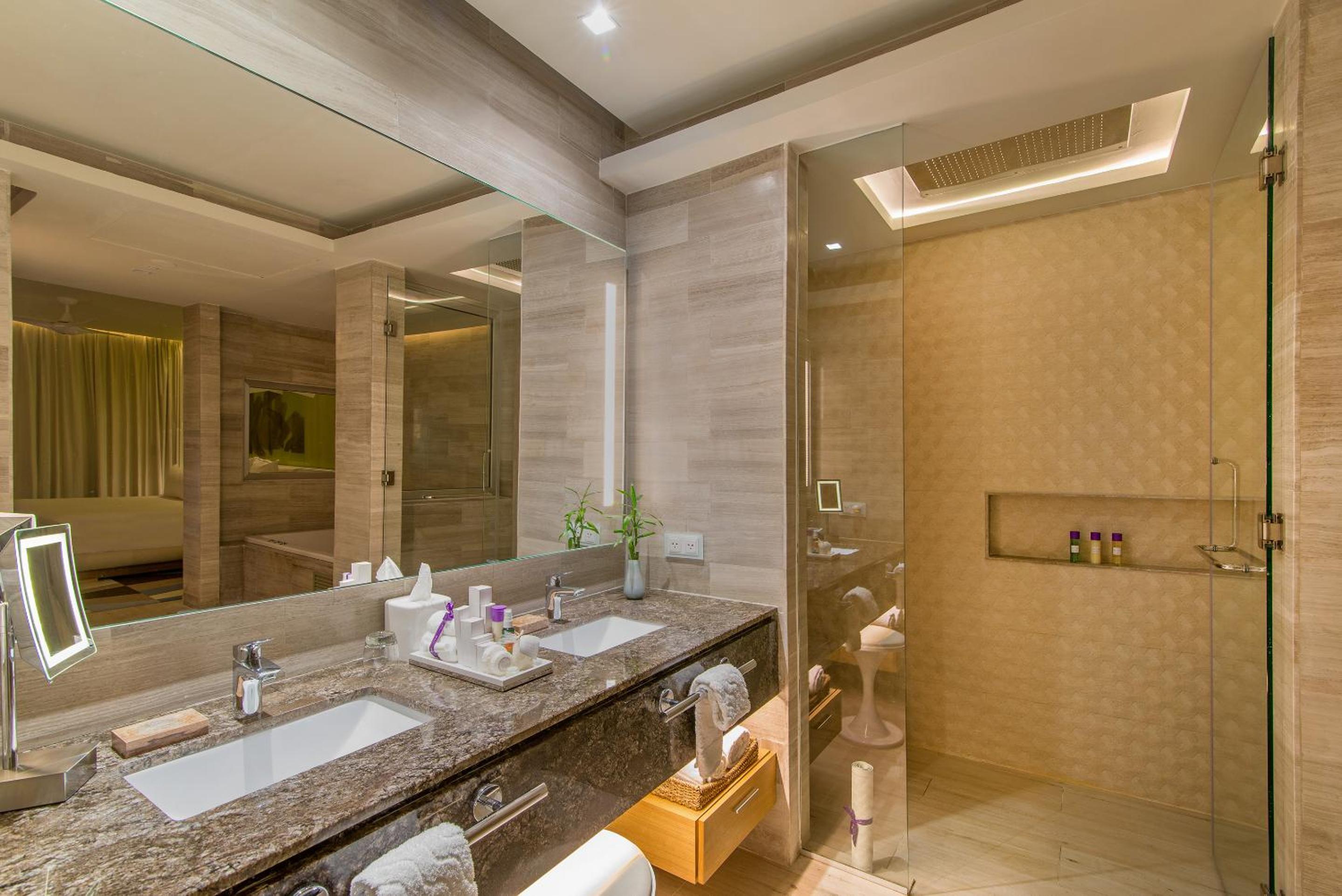 Allure Junior Suite King Ocean View photo 3