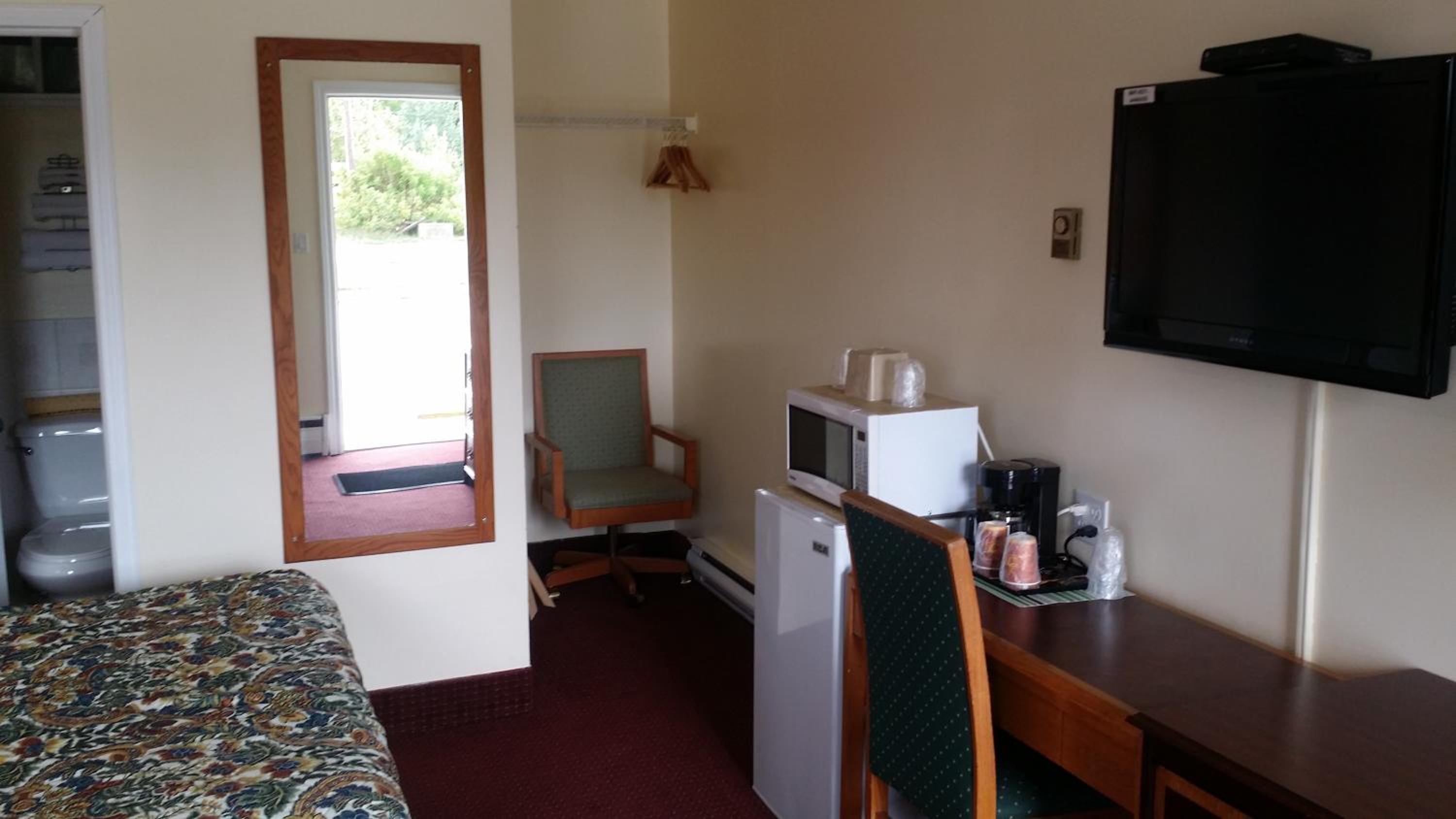 Budget Double Room photo 2