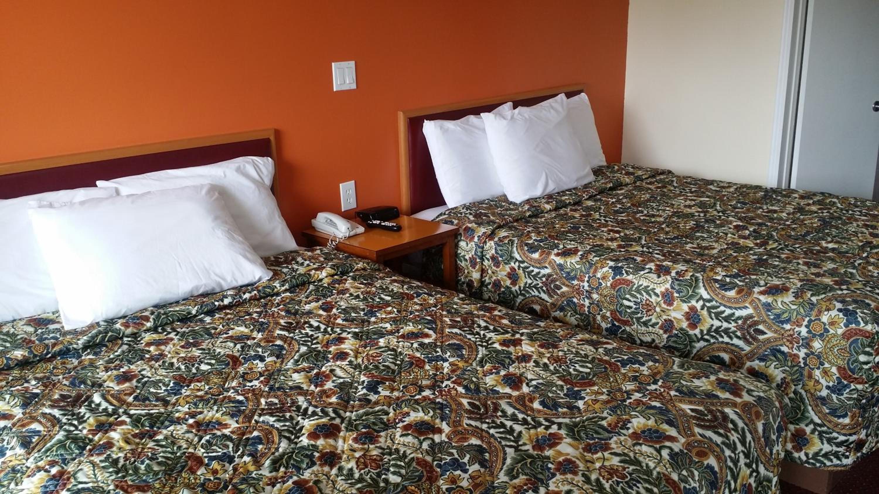 Queen Room With Two Queen Beds photo 1