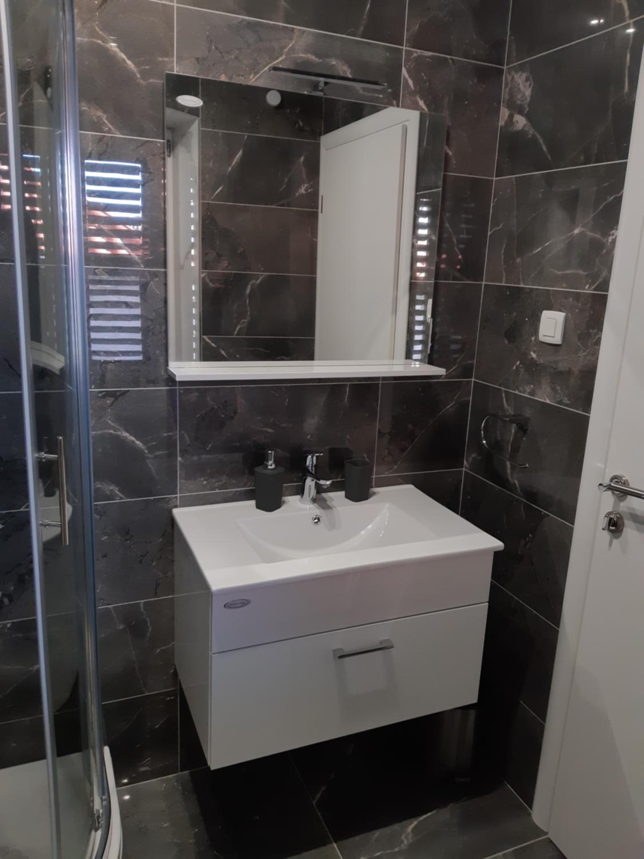 Deluxe King Room photo 2