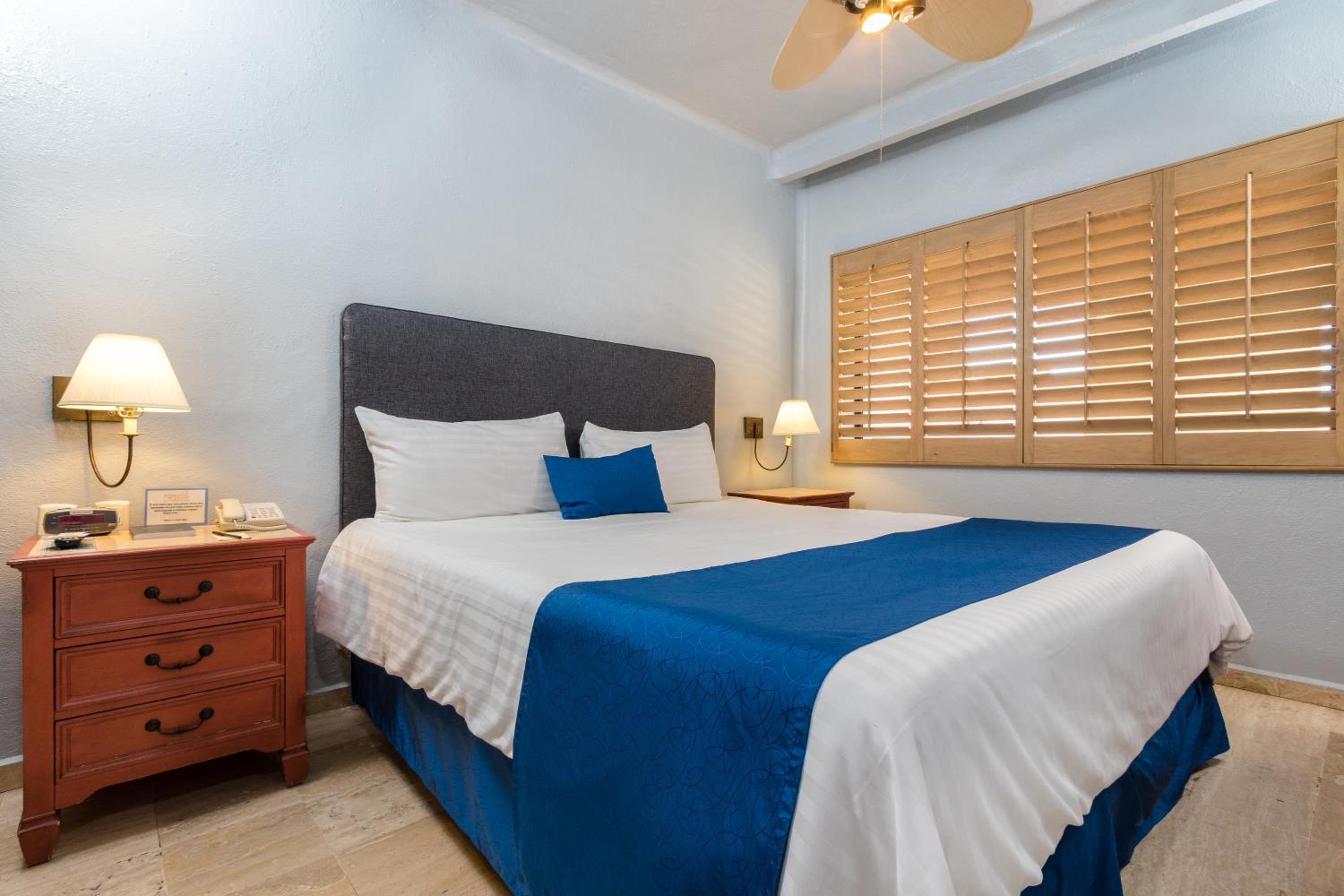 Master Suite Ocean View with Balcony King Bed & Sofa Bed