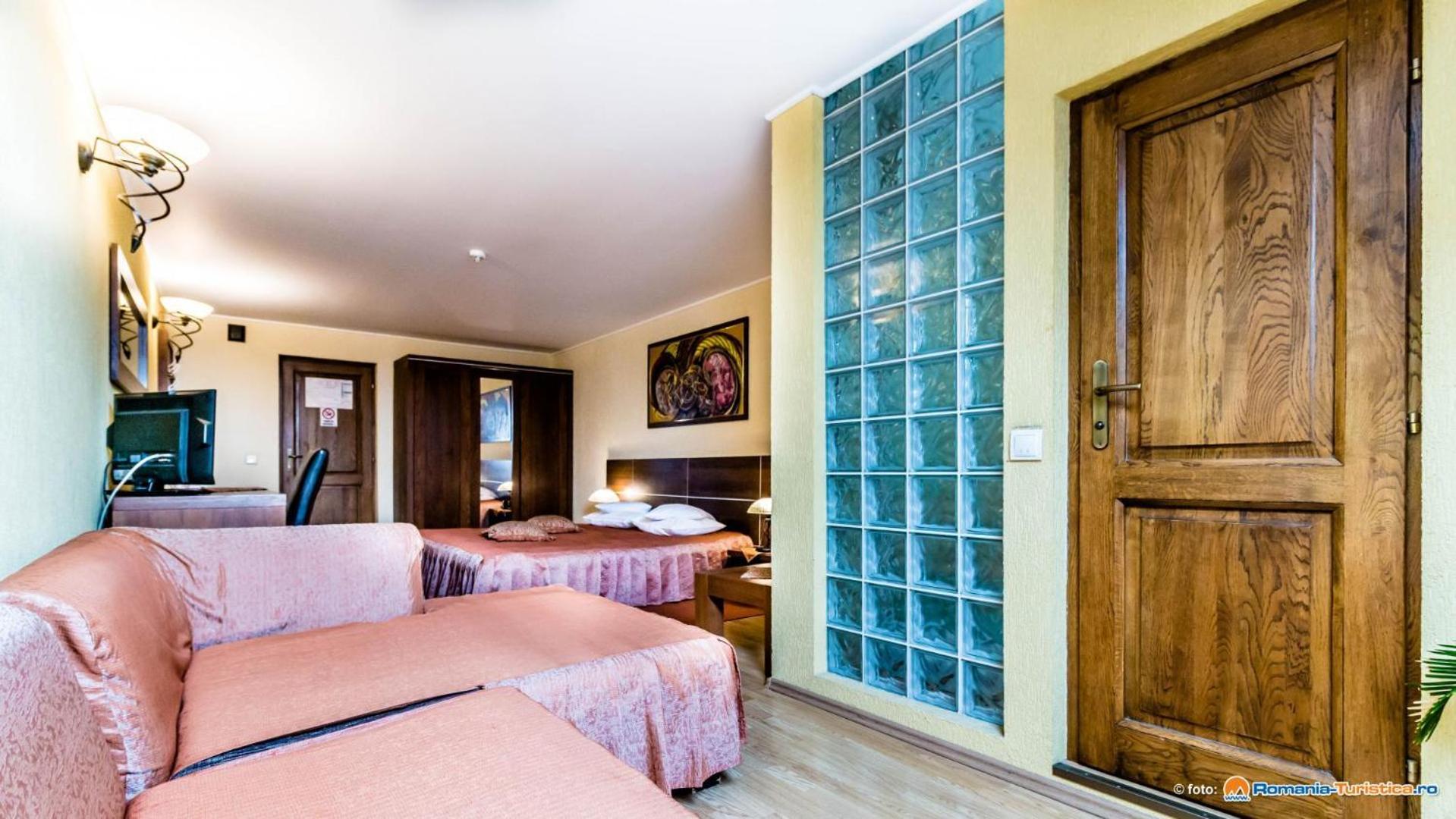 Superior King Room - Photo 3
