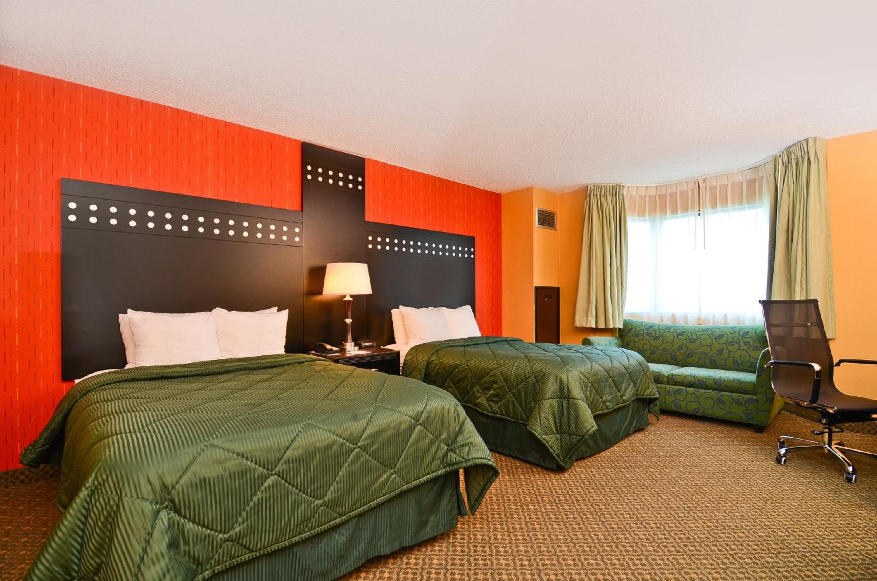 Double Room with Two Double Beds and Bay View - Non-Smoking - Photo 1