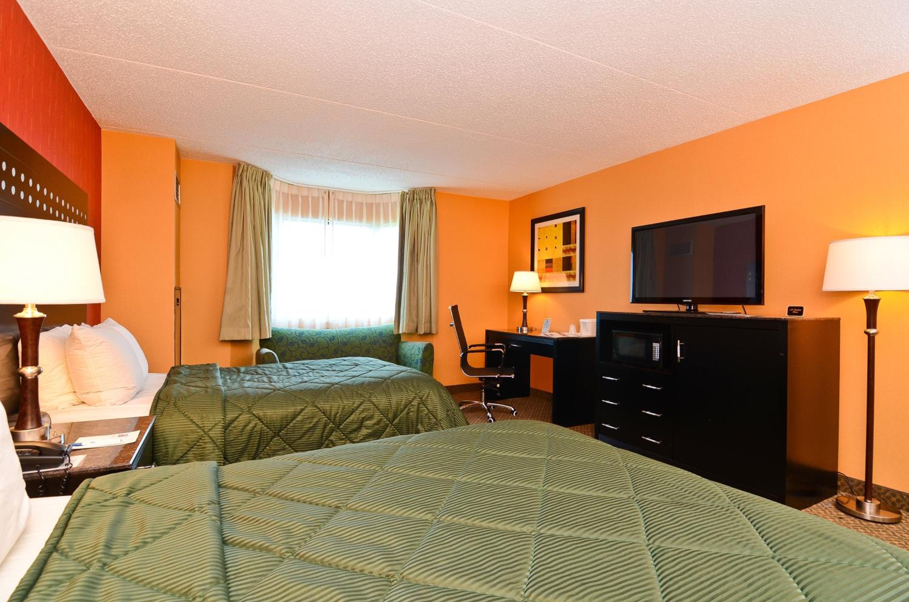 Double Room with Two Double Beds and Bay View - Non-Smoking - Photo 3