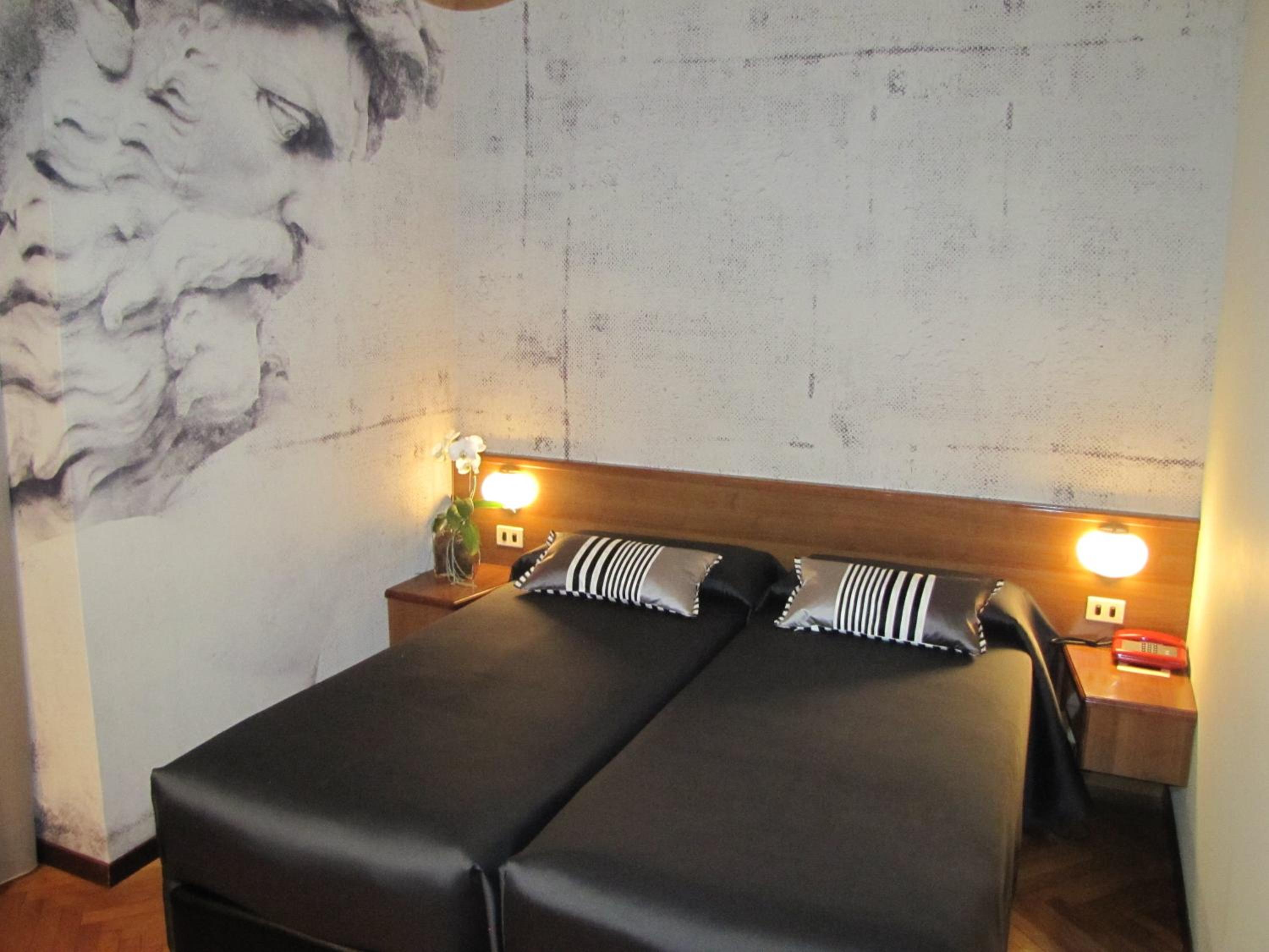 Double or Twin Room - Photo 16