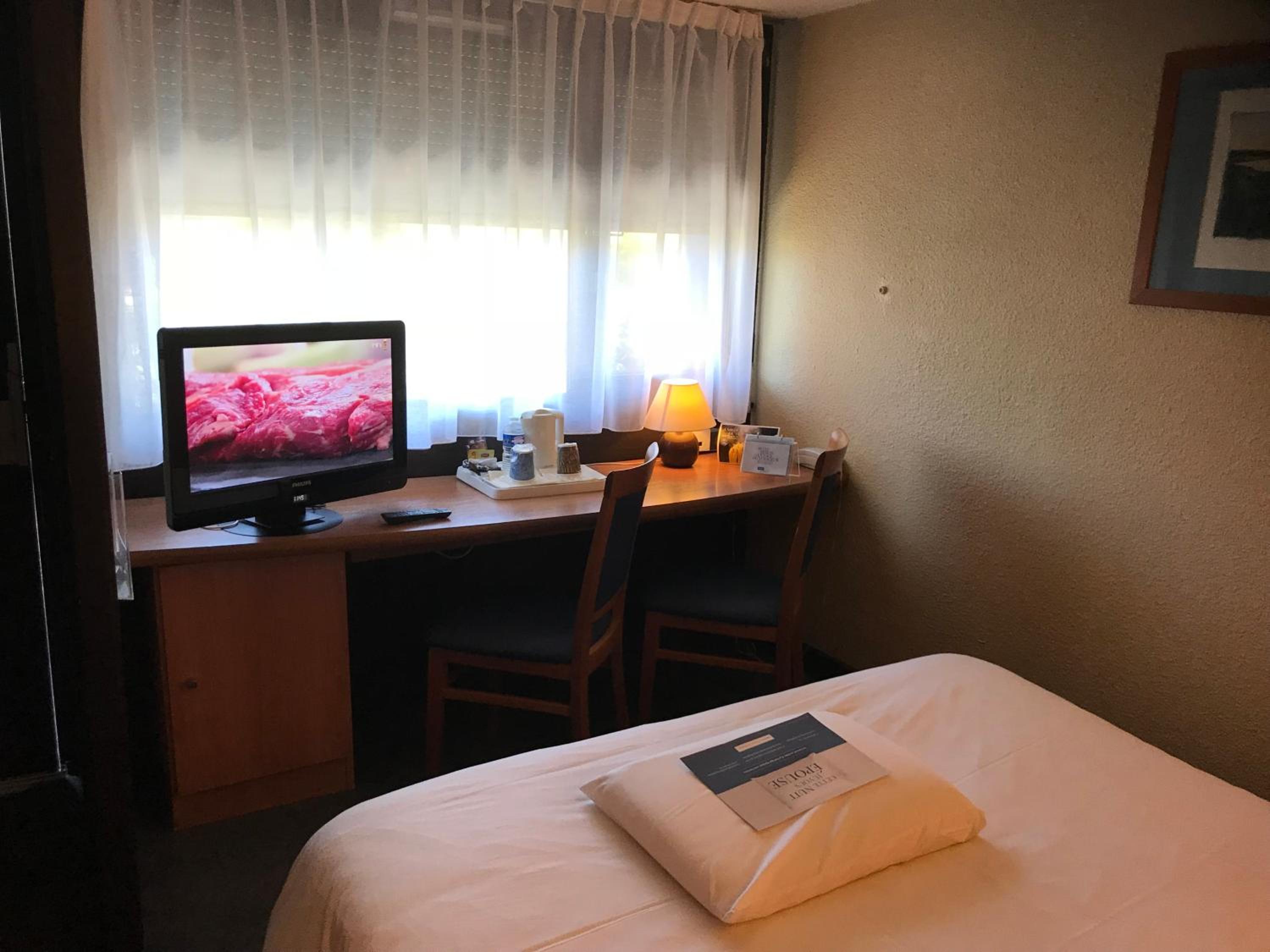 Double Room with One Double Bed - Photo 9