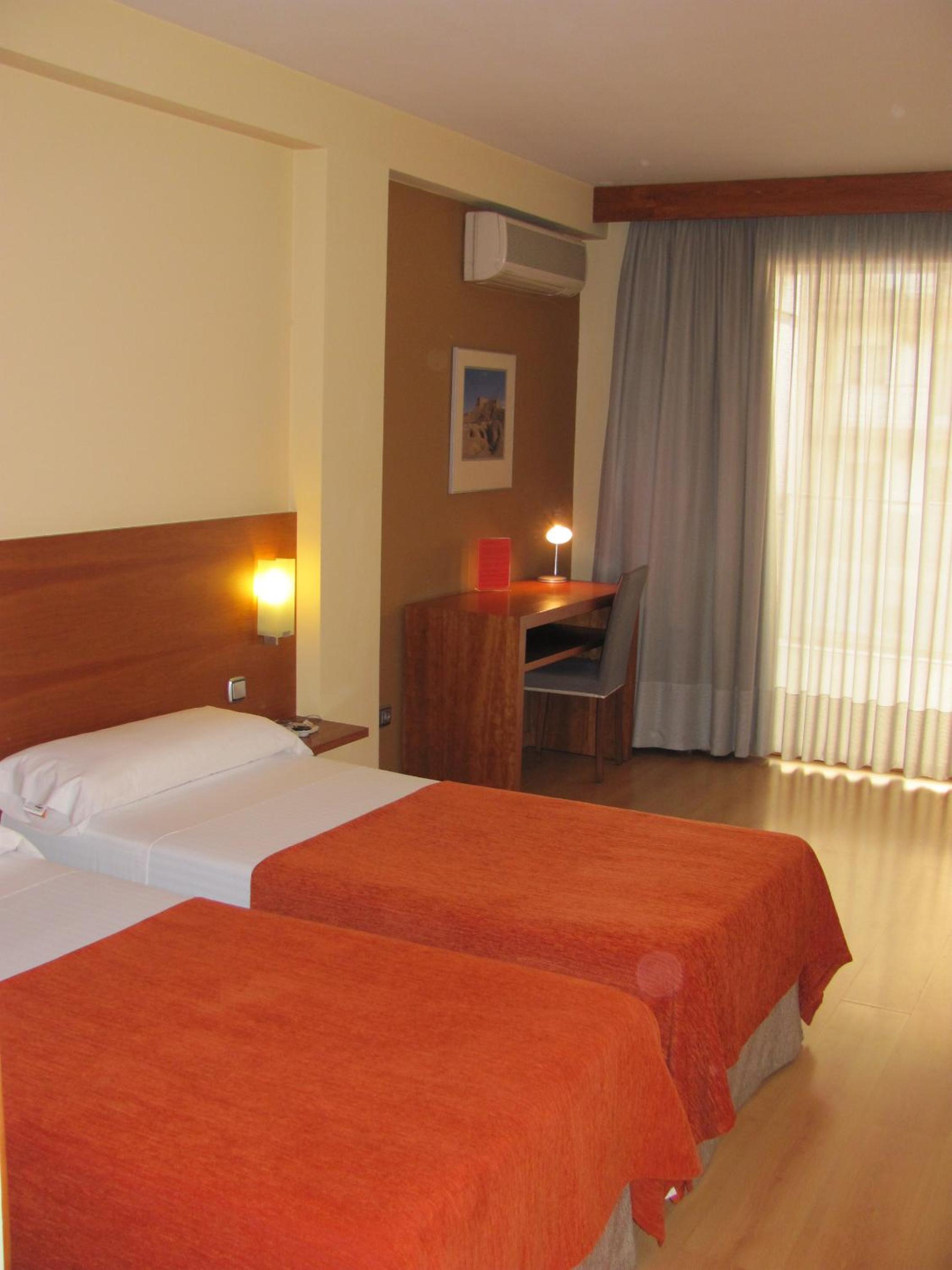 Twin Room - Photo 1