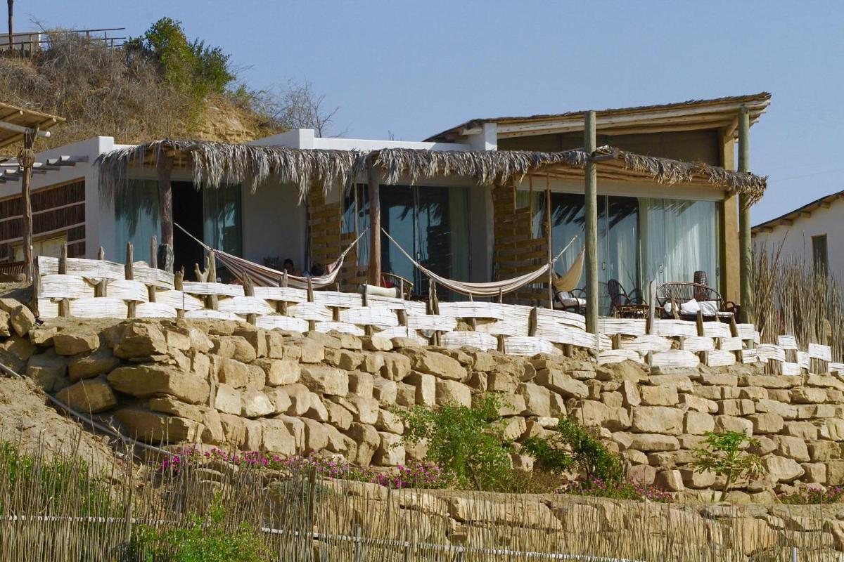Deluxe Double Room with Sea View - Photo 23