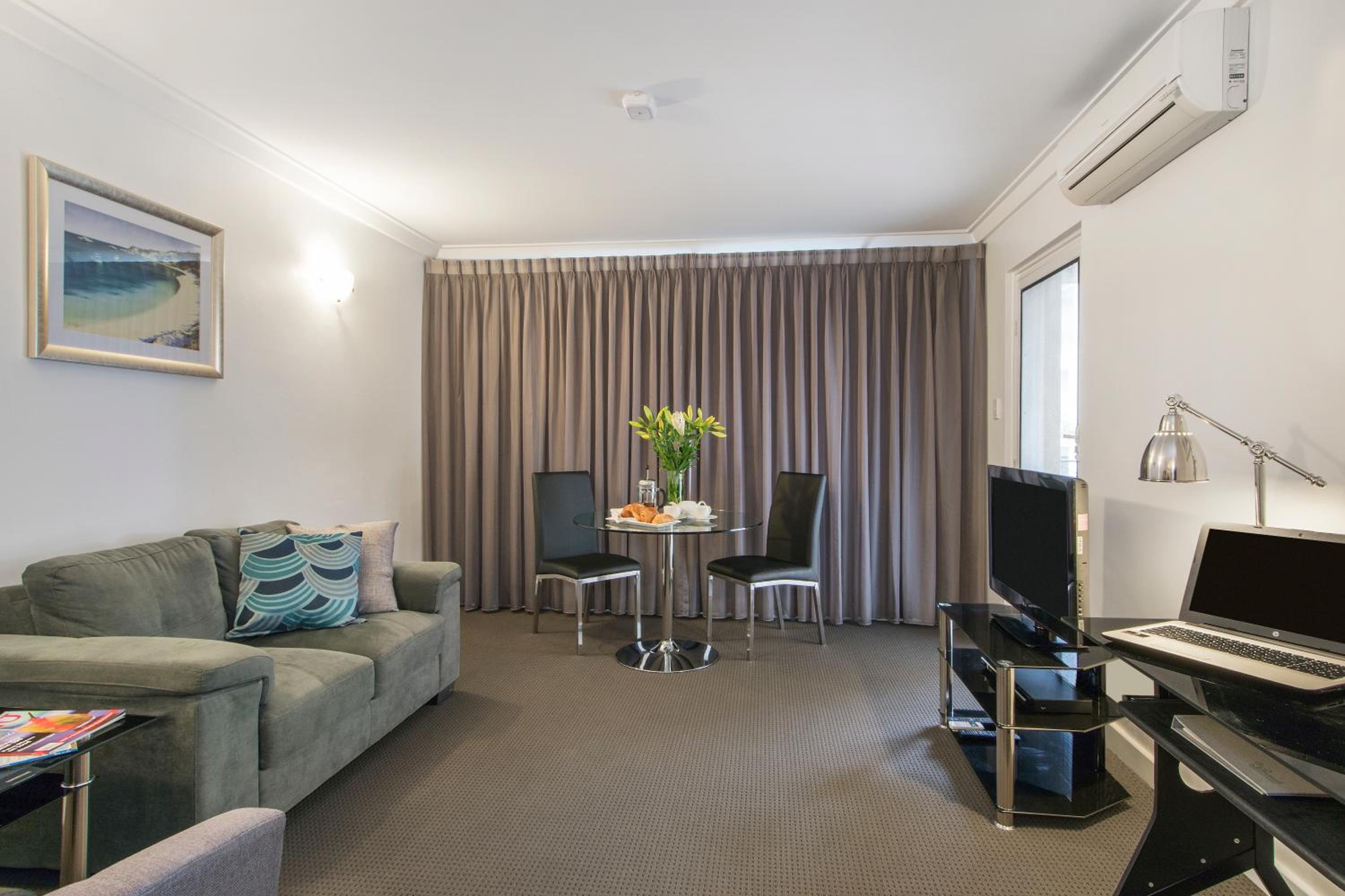 One-Bedroom Suite With Balcony