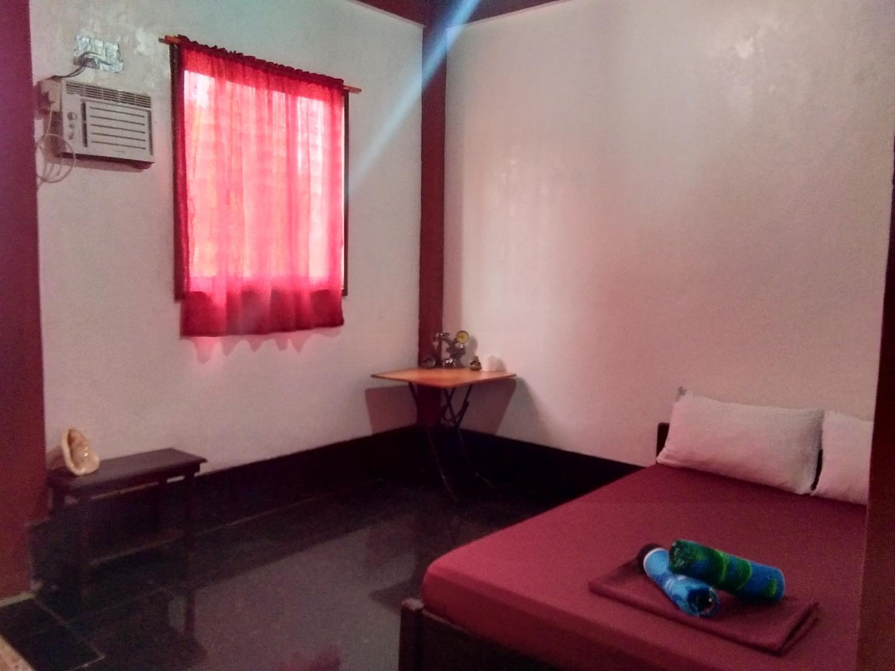 Budget Twin Room - Photo 4