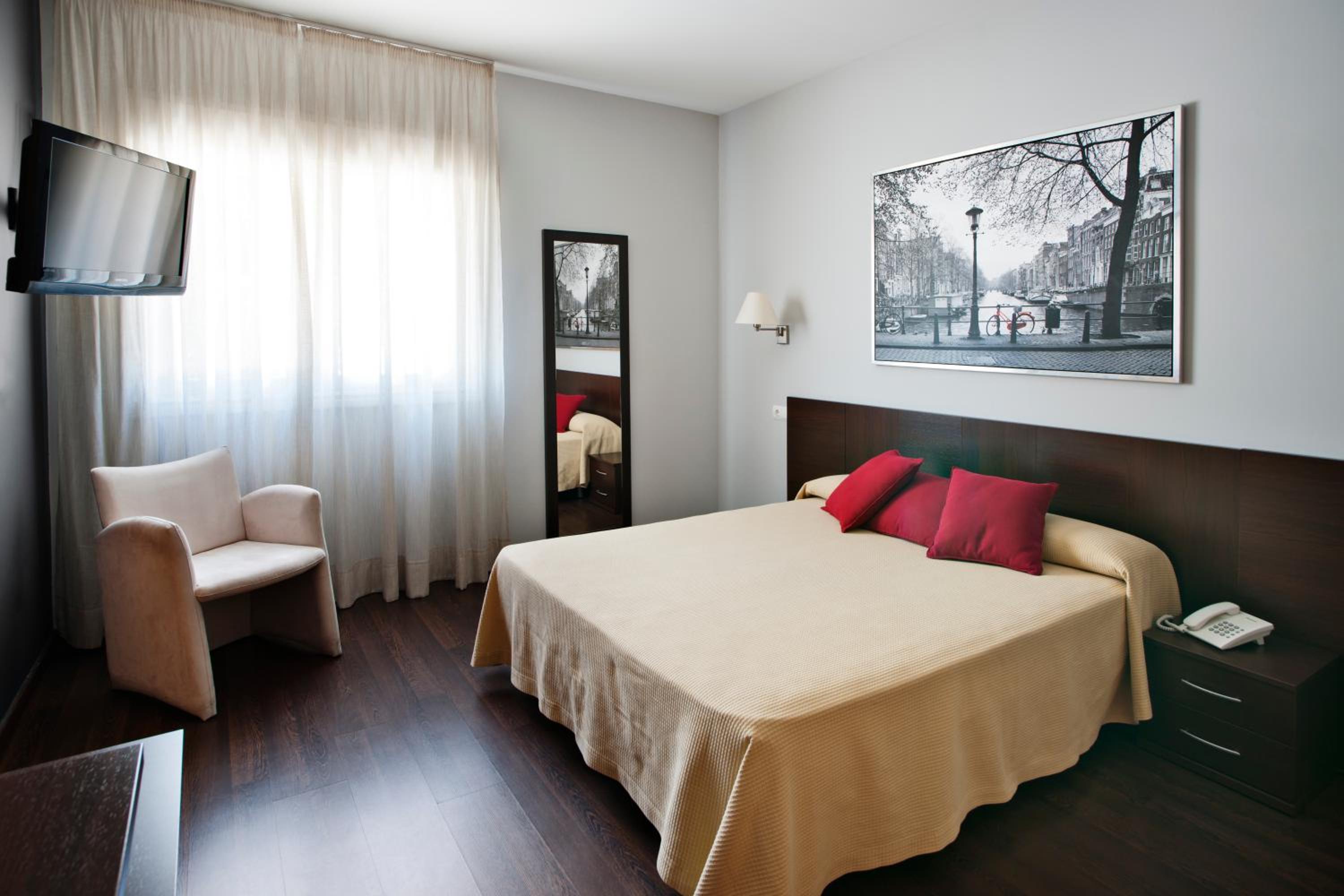 Double Room - Photo 1