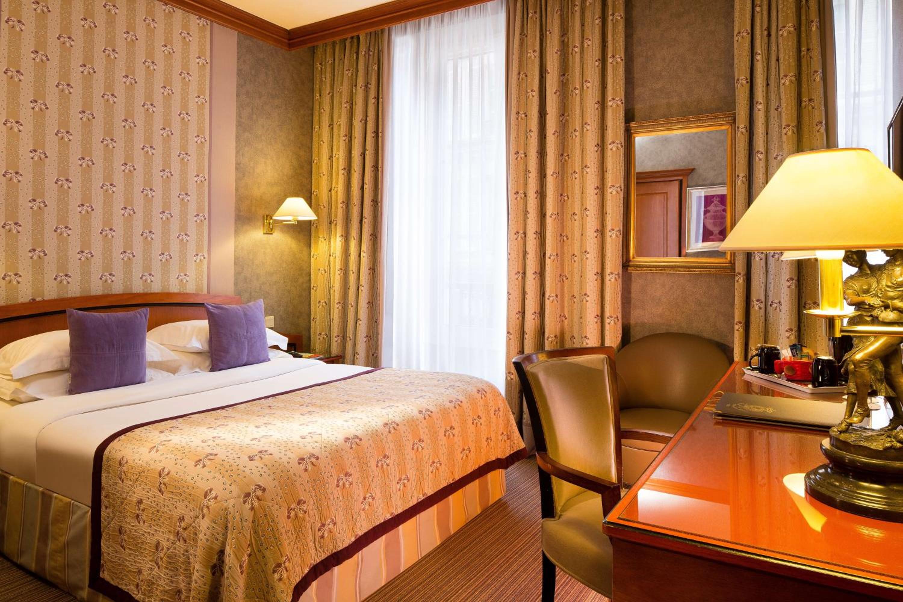 Classic Queen Room