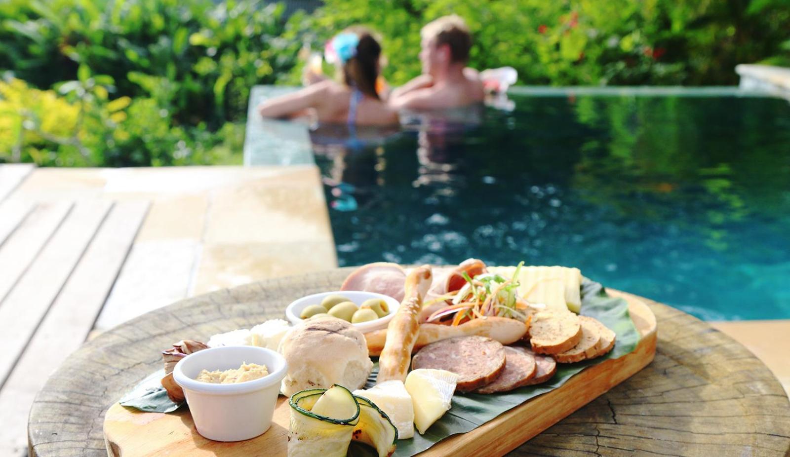 Beachfront Pool Bure 