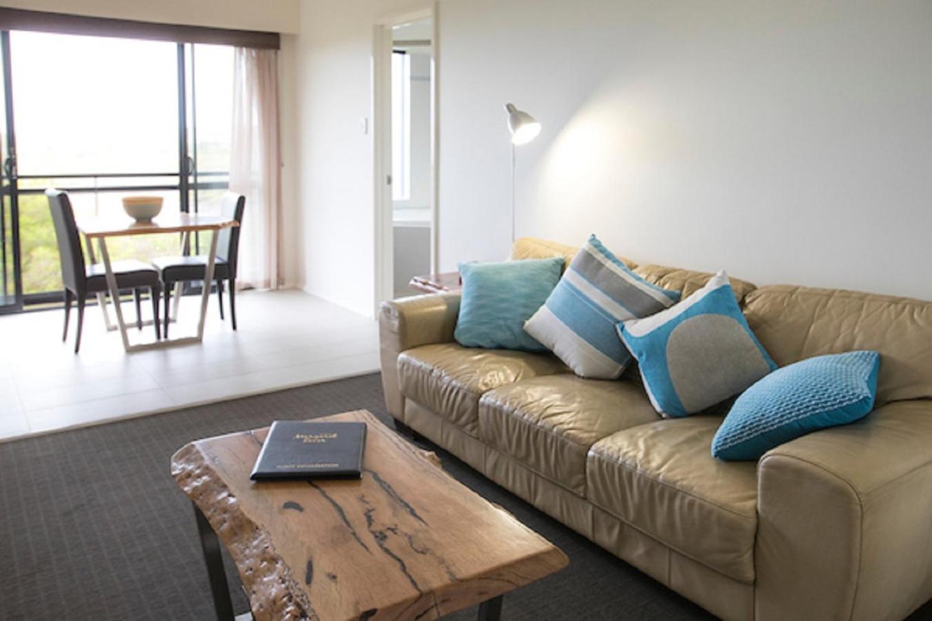 One-Bedroom Spa Apartment photo 2