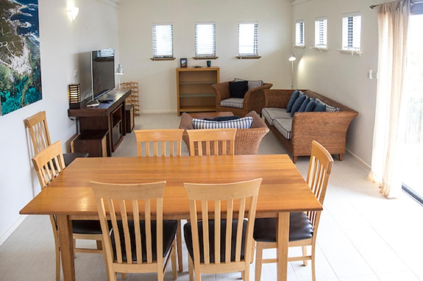 Four-Bedroom Beach House photo 3