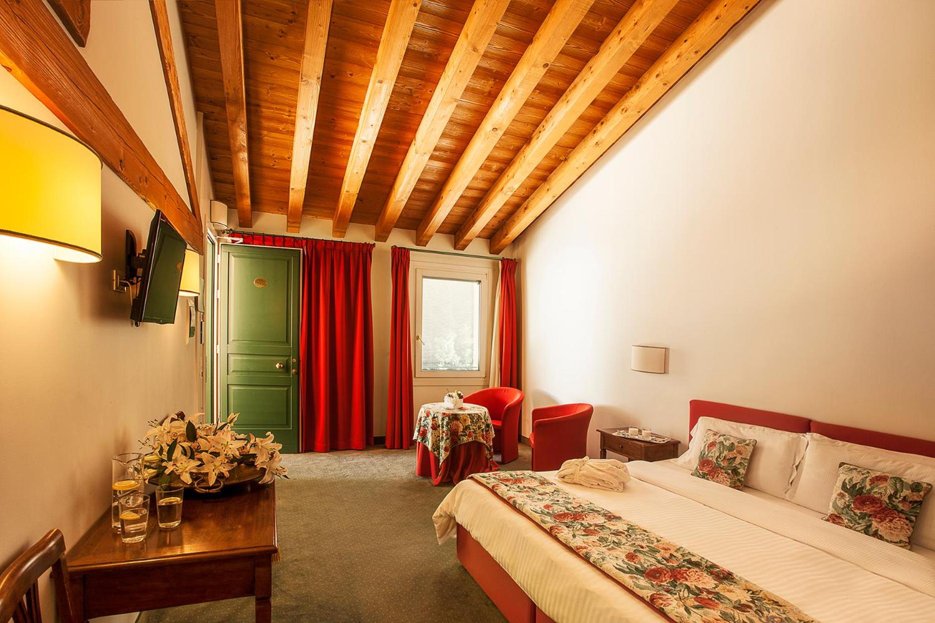 Deluxe Junior Suite