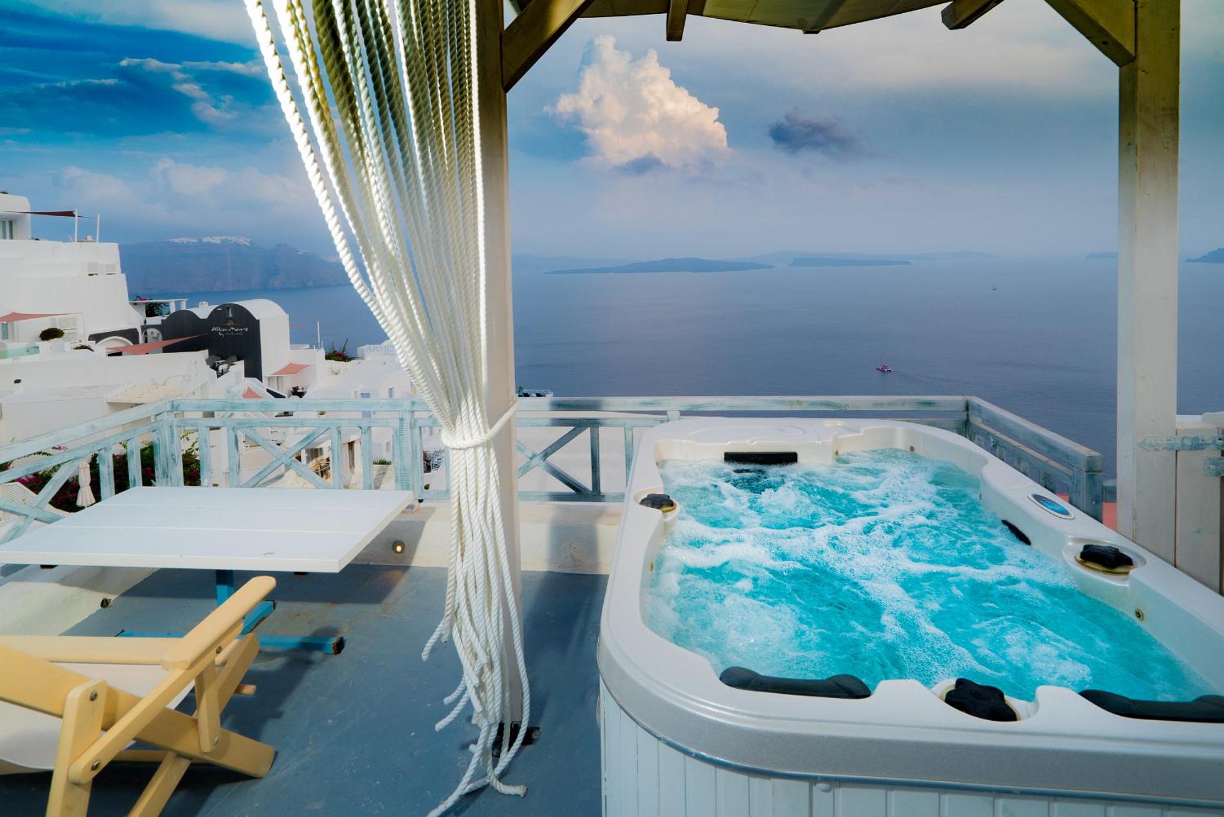 Studio with Outdoor Hot Tub and Caldera View - Photo 2