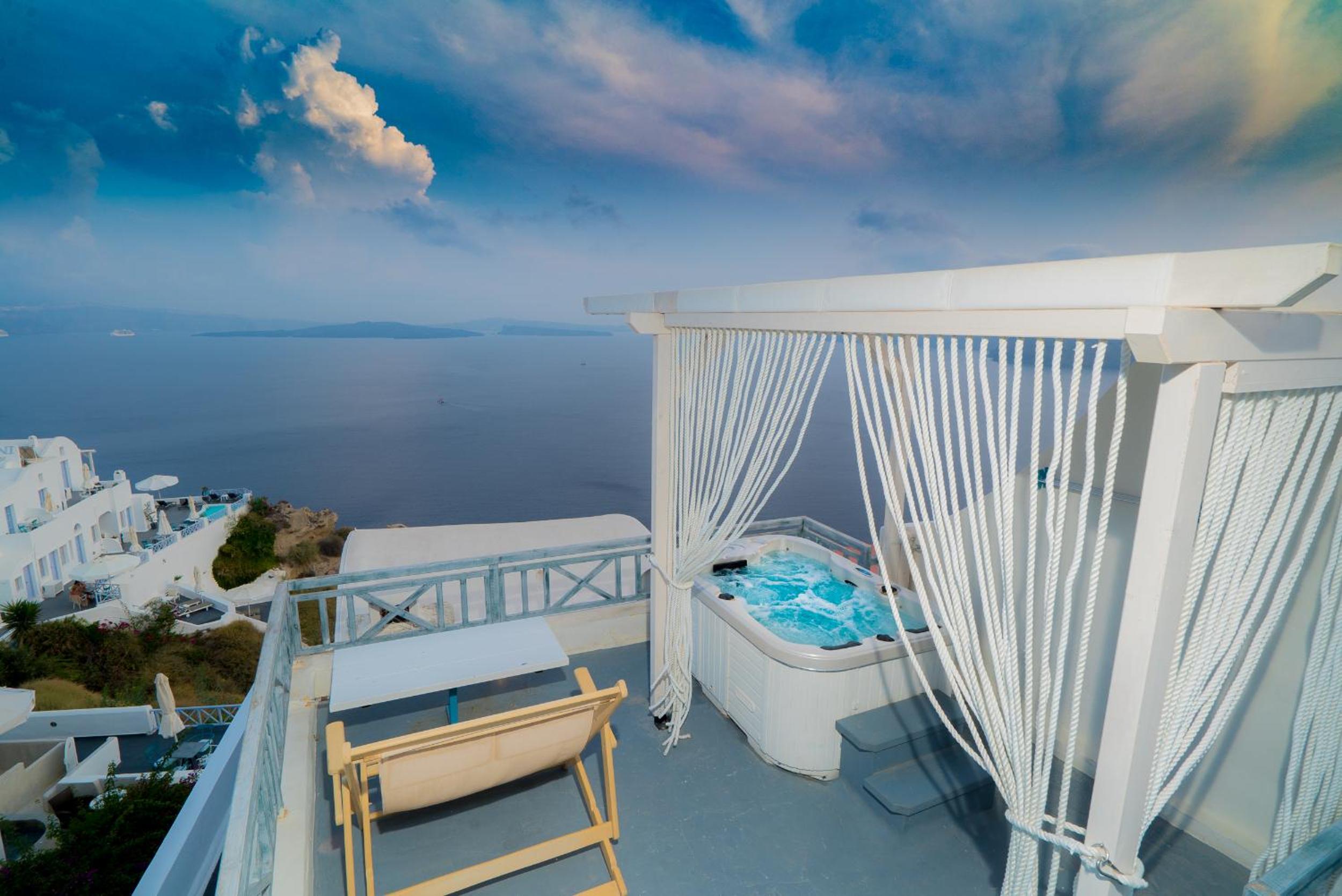 Studio with Outdoor Hot Tub and Caldera View - Photo 8