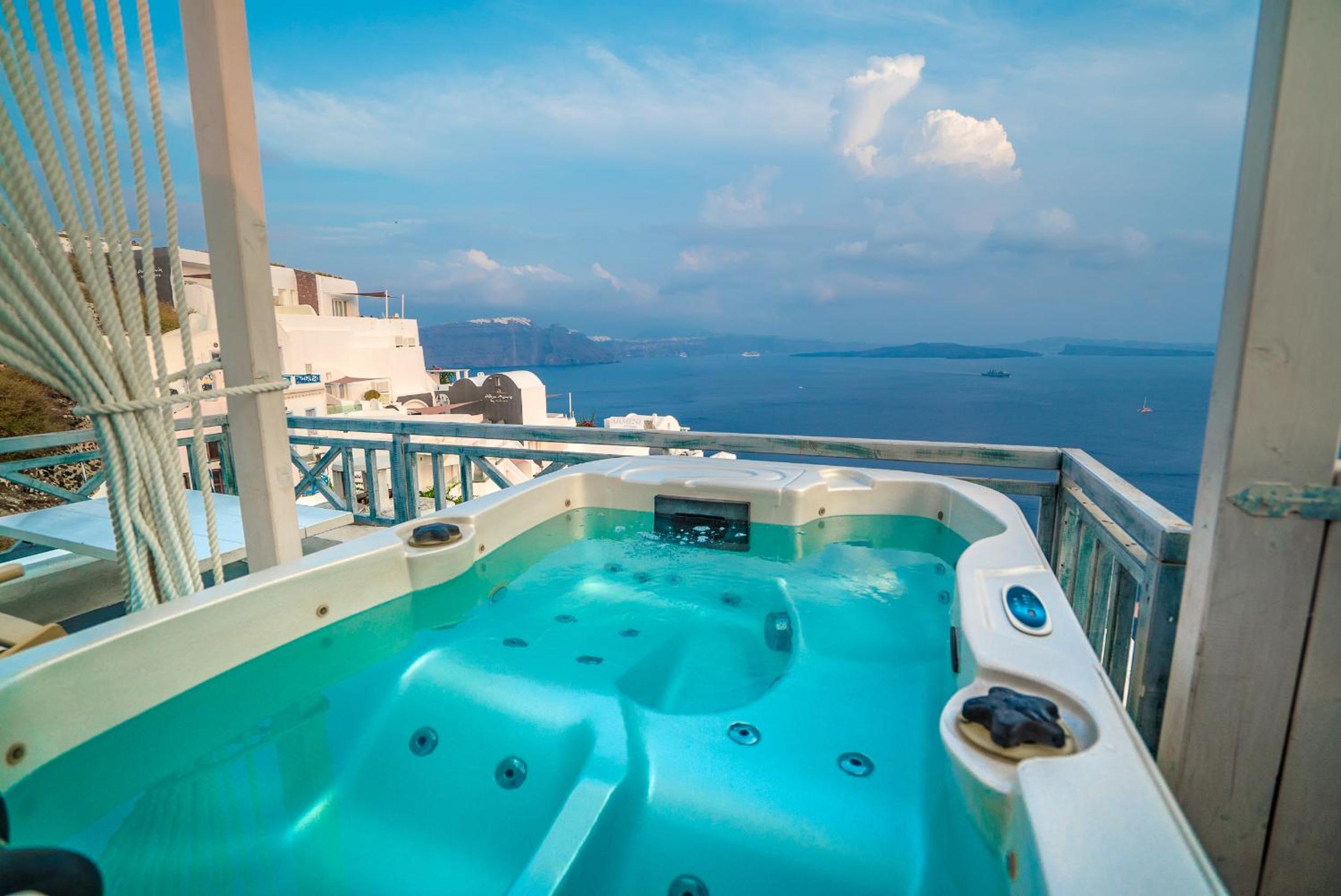Studio with Outdoor Hot Tub and Caldera View - Photo 7