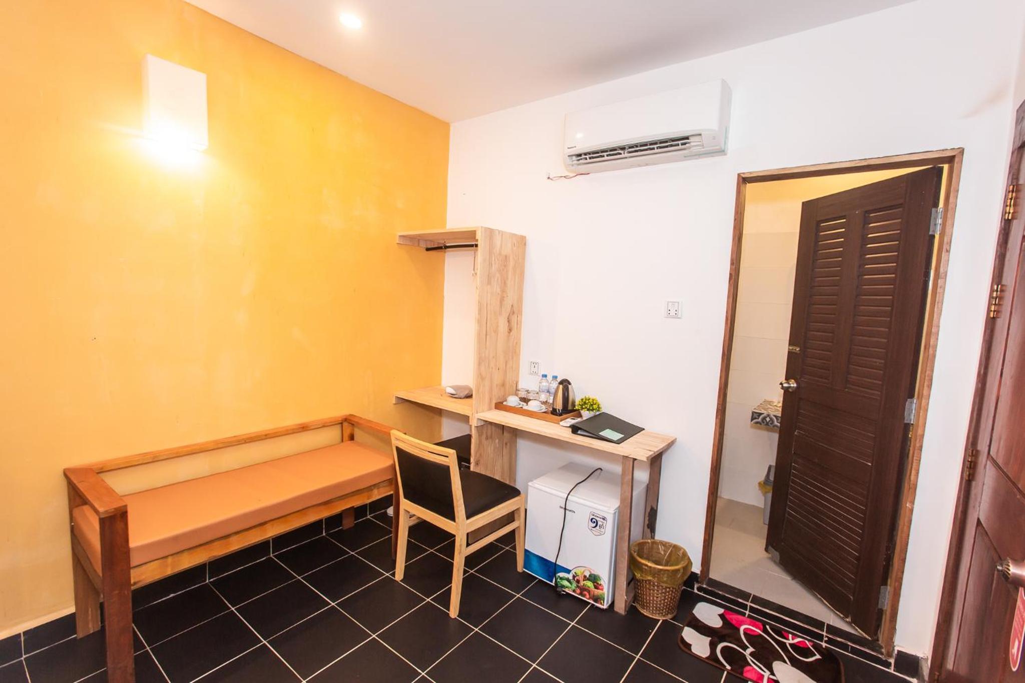 Superior Triple Room - No View  - Photo 6