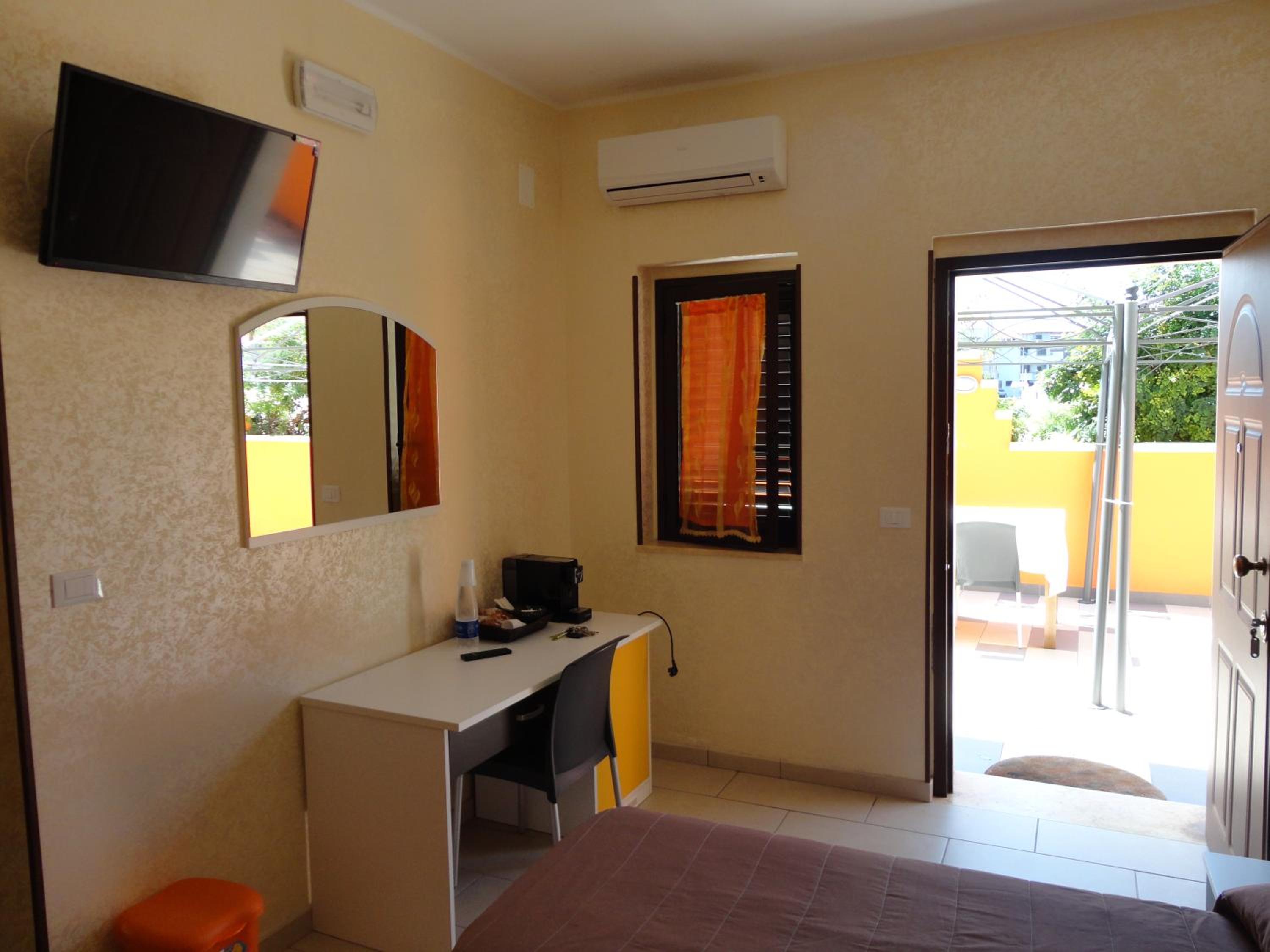 Large Double or Twin Room photo 3