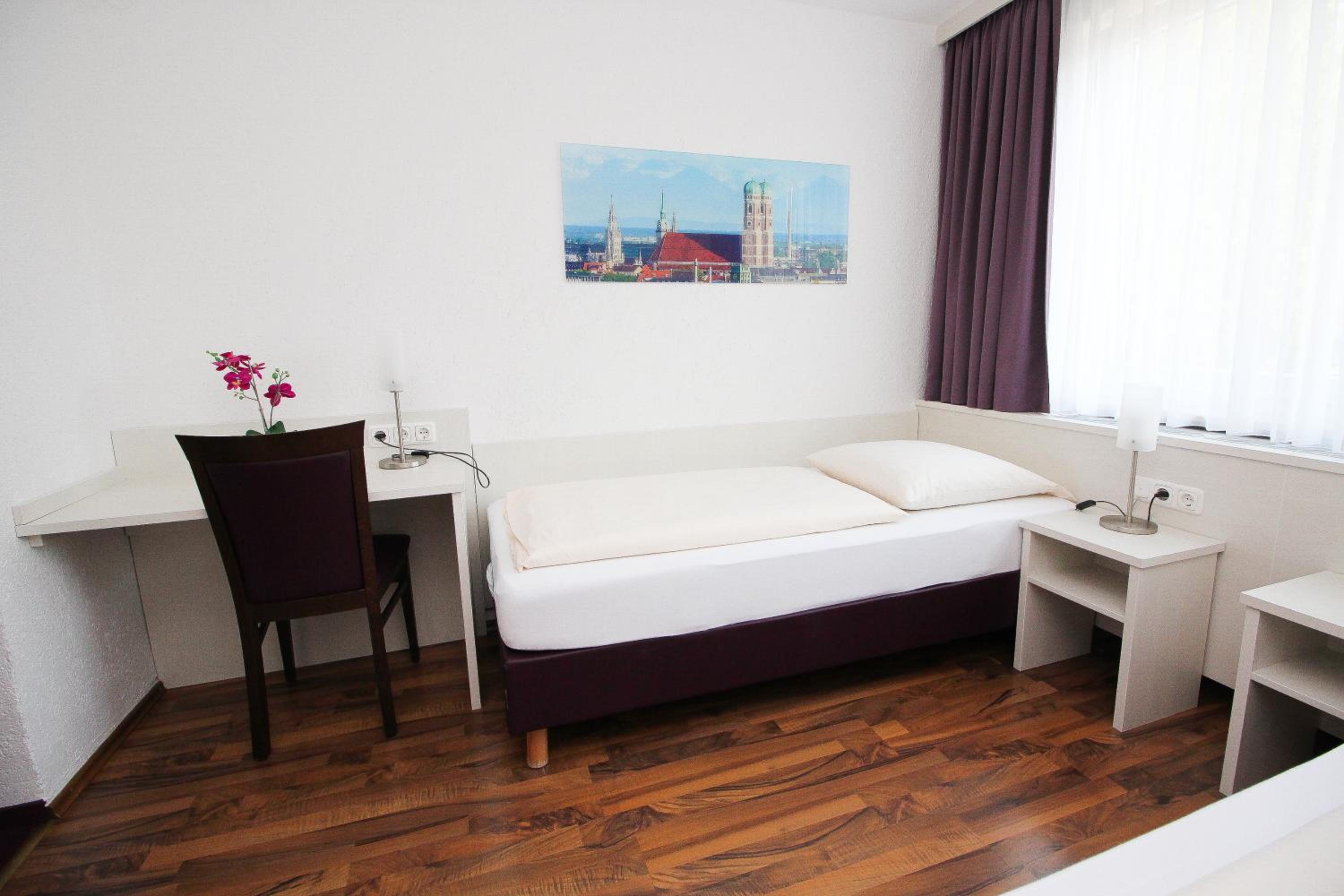 Twin Room Comfort with Shower