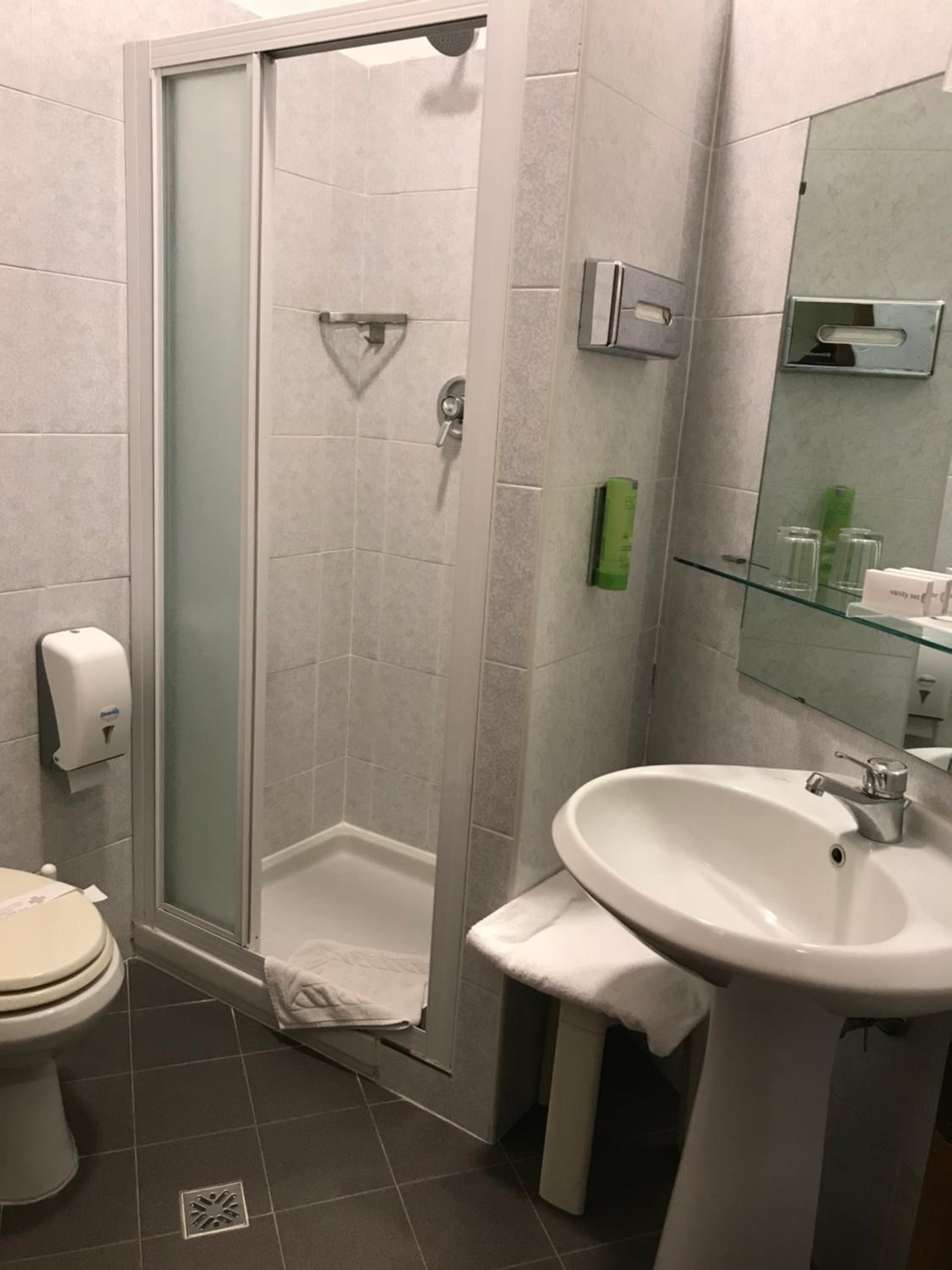 Single Room photo 3