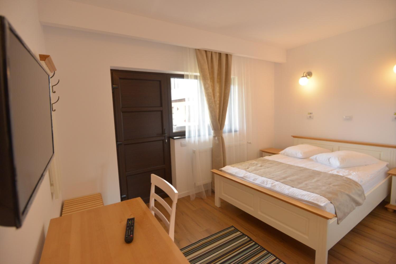 Standard Double Room - Photo 2