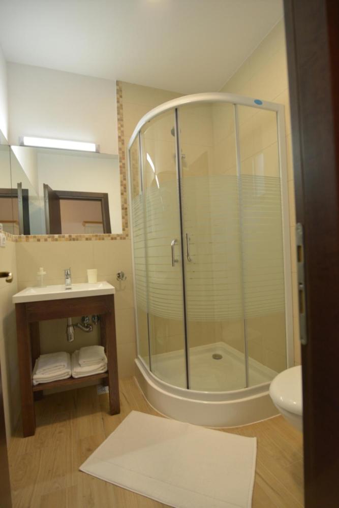 Standard Double Room - Photo 4