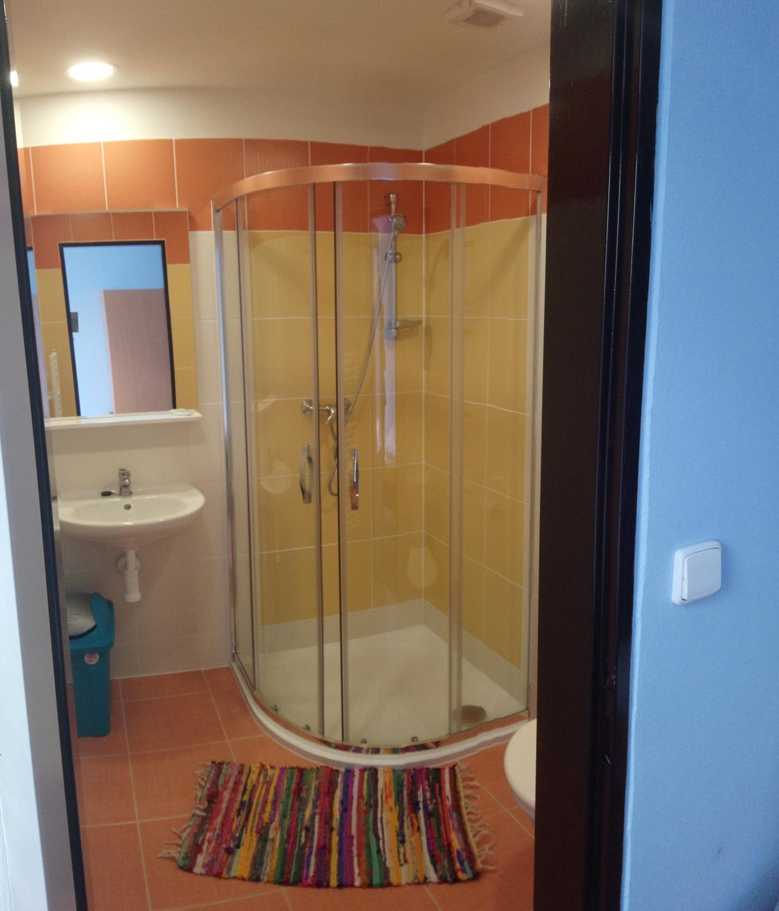 Twin Room with Bathroom photo 2