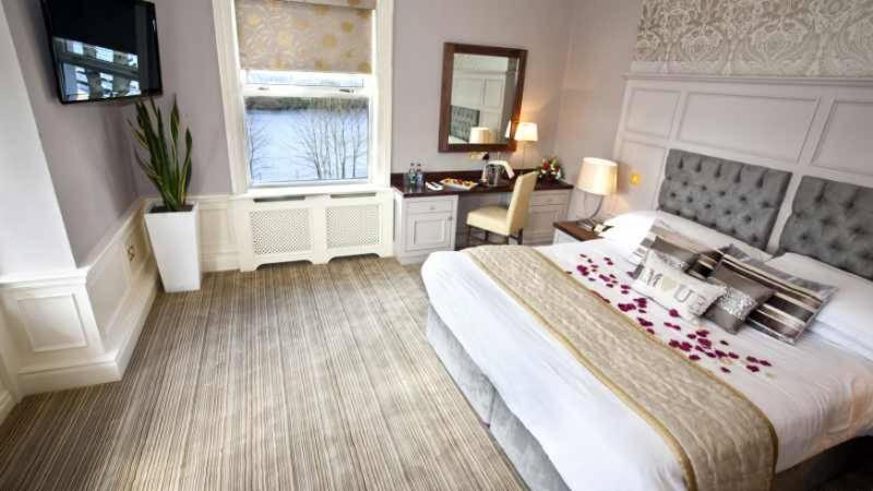 Superior Lake View Room photo 2