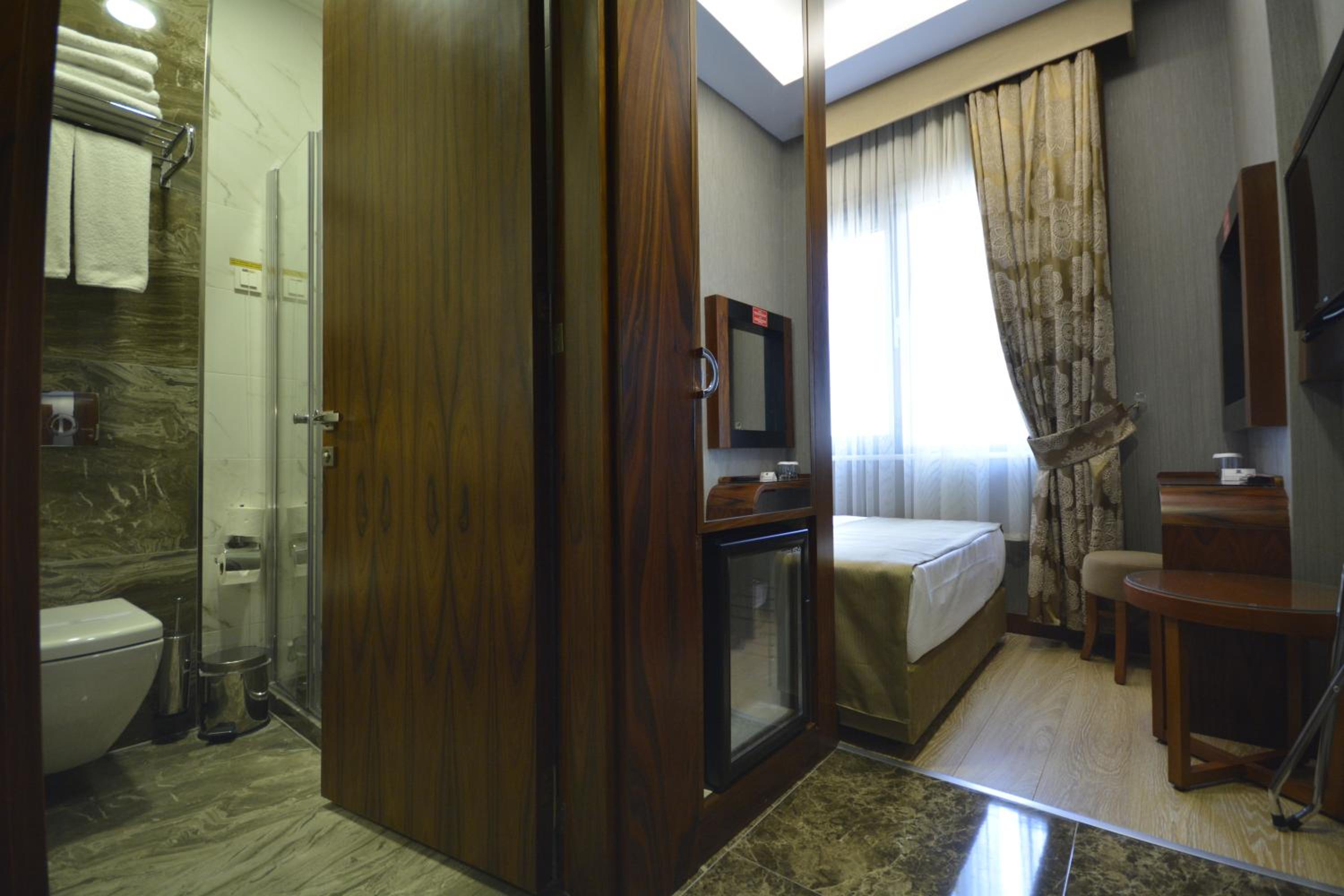 Small Single Room photo 1