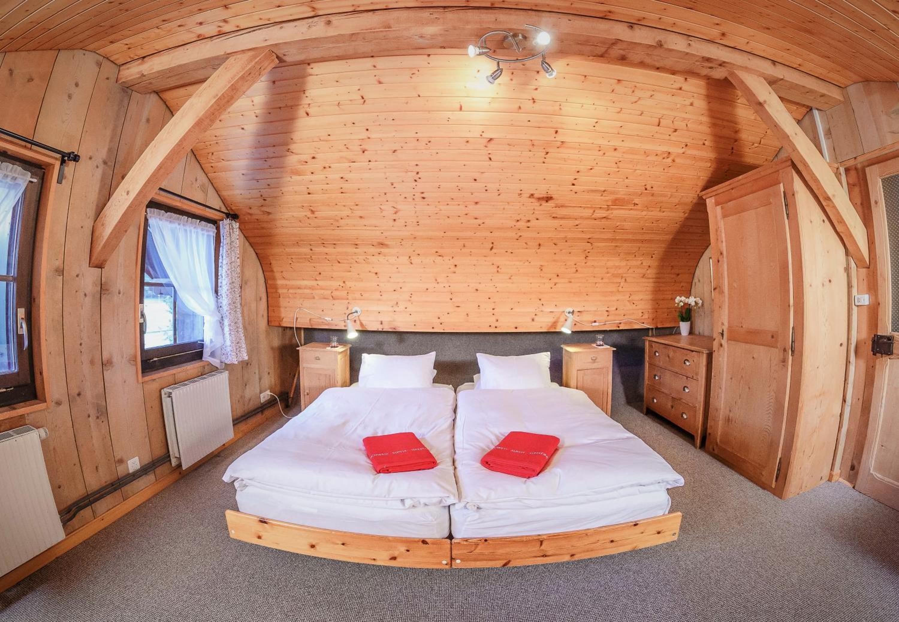 Deluxe Loft Double or Twin with Private External Bathroom photo 2