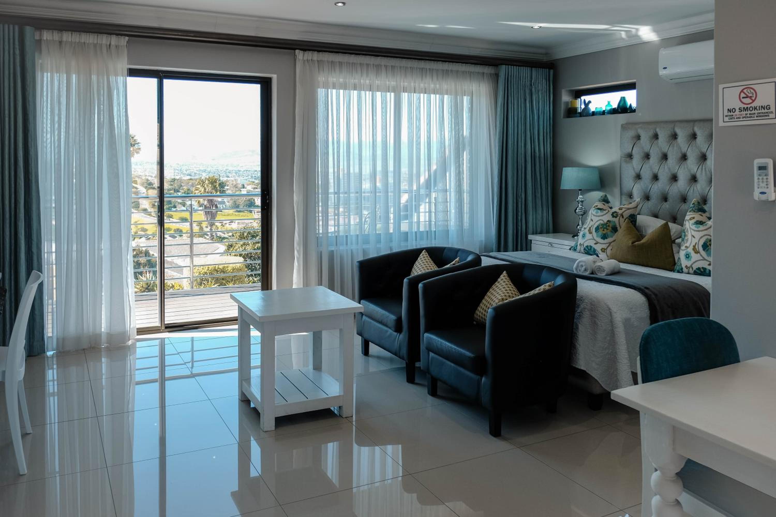 Queen Room with Balcony