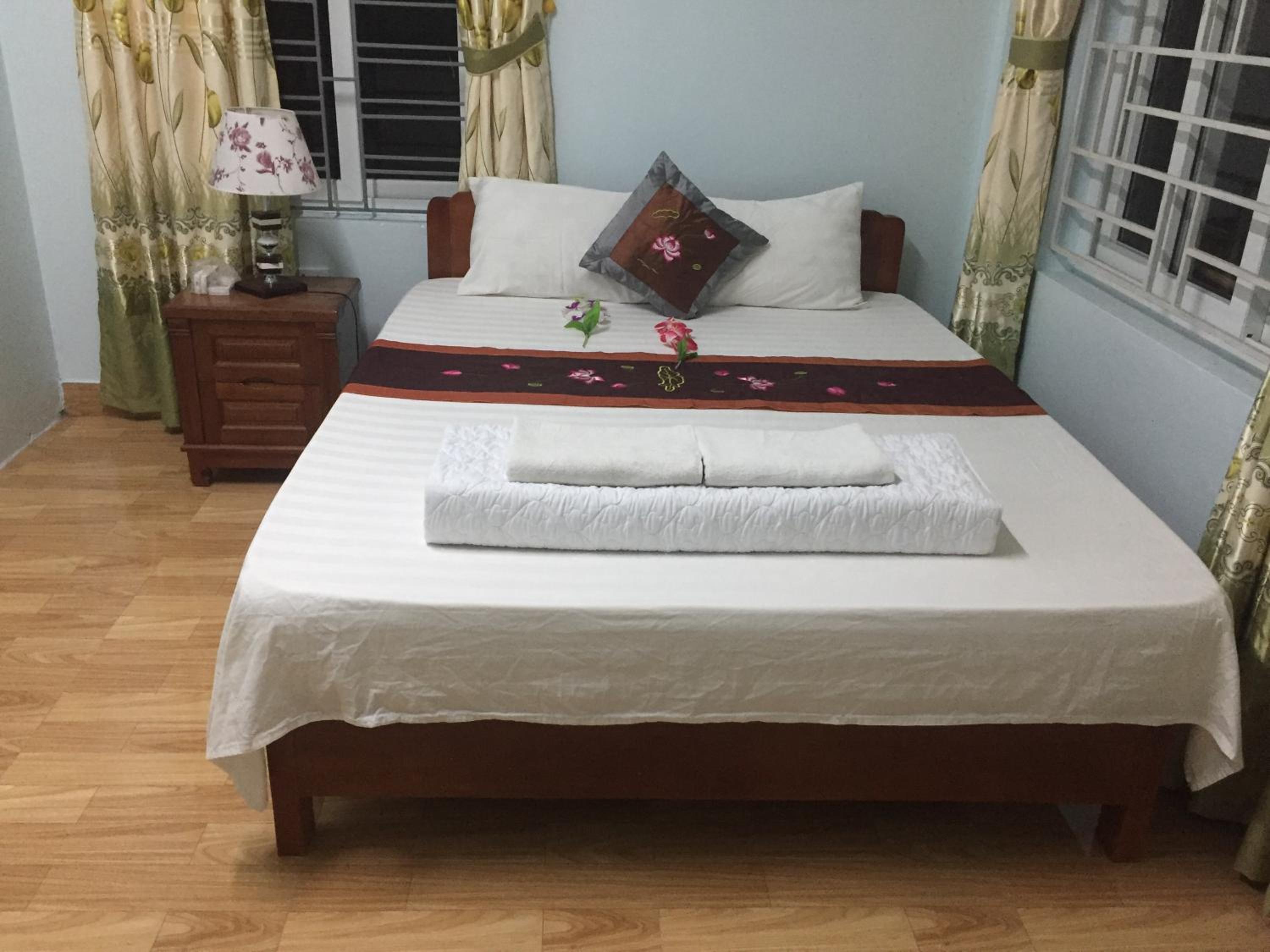 Standard King Room photo 3