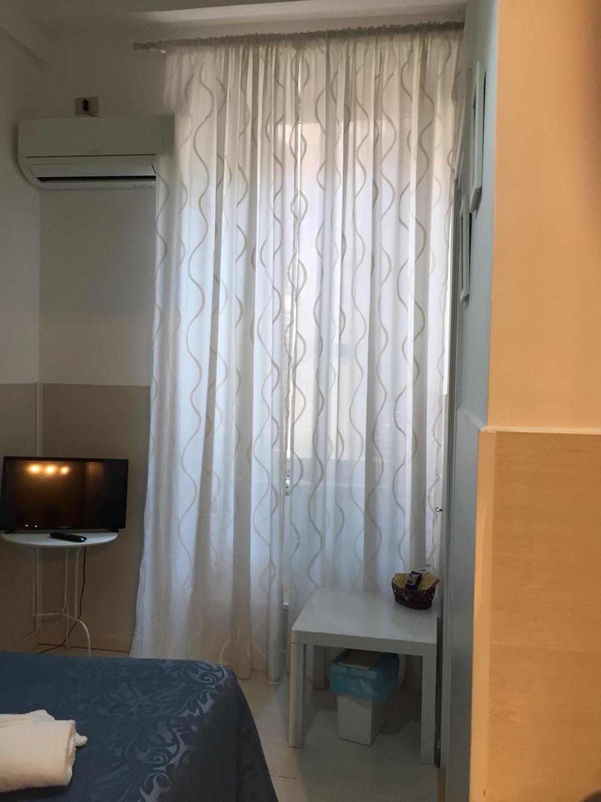 Budget Double Room photo 2