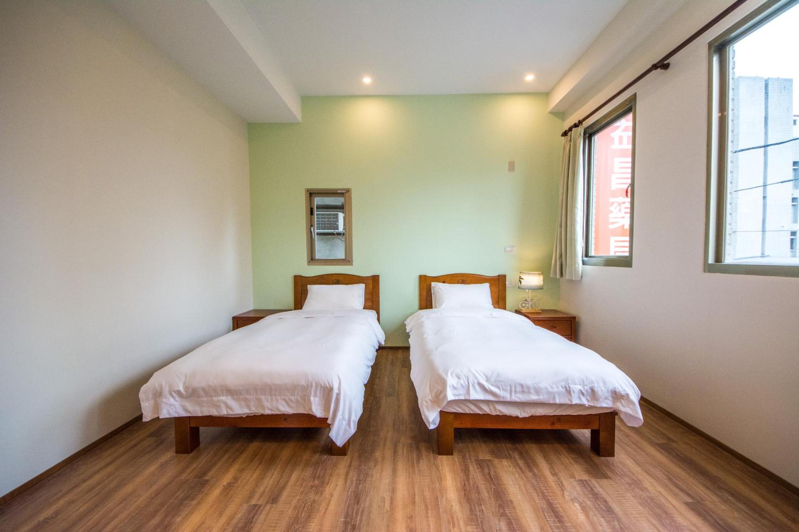 Twin Room with Shower photo 2