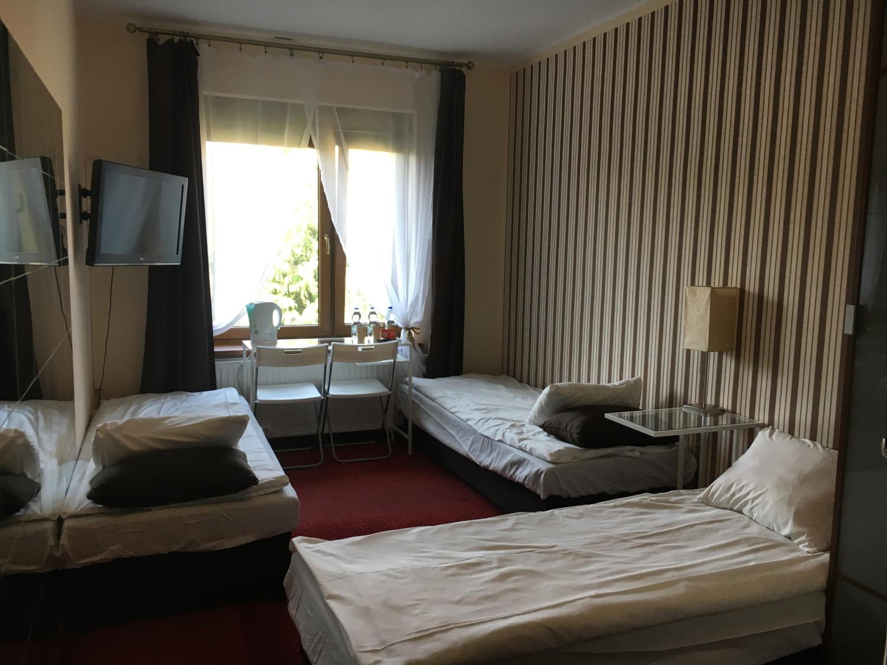 Comfort Triple Room with Shower photo 2