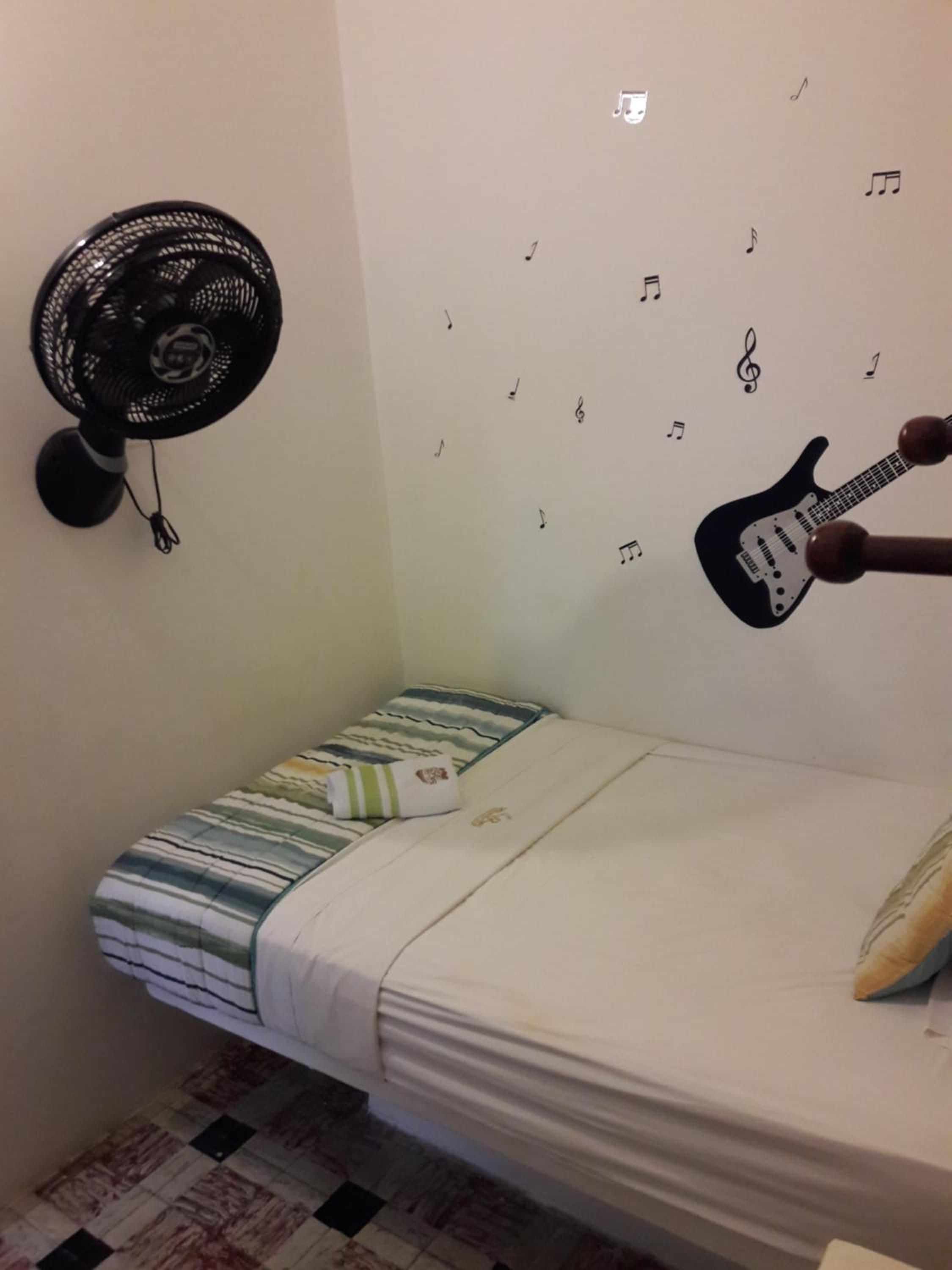 Small Single Room photo 1