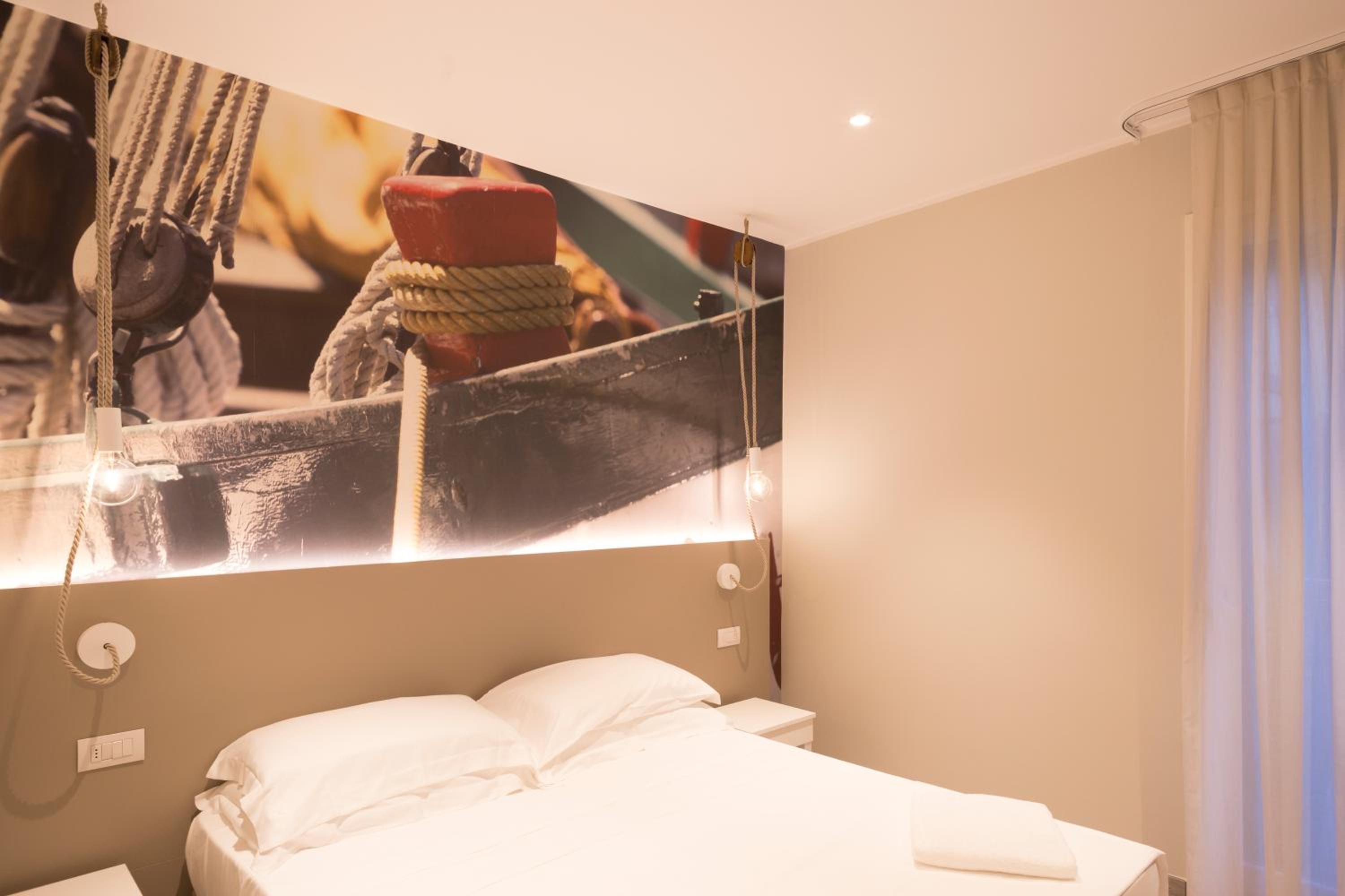 Double Room - Photo 5