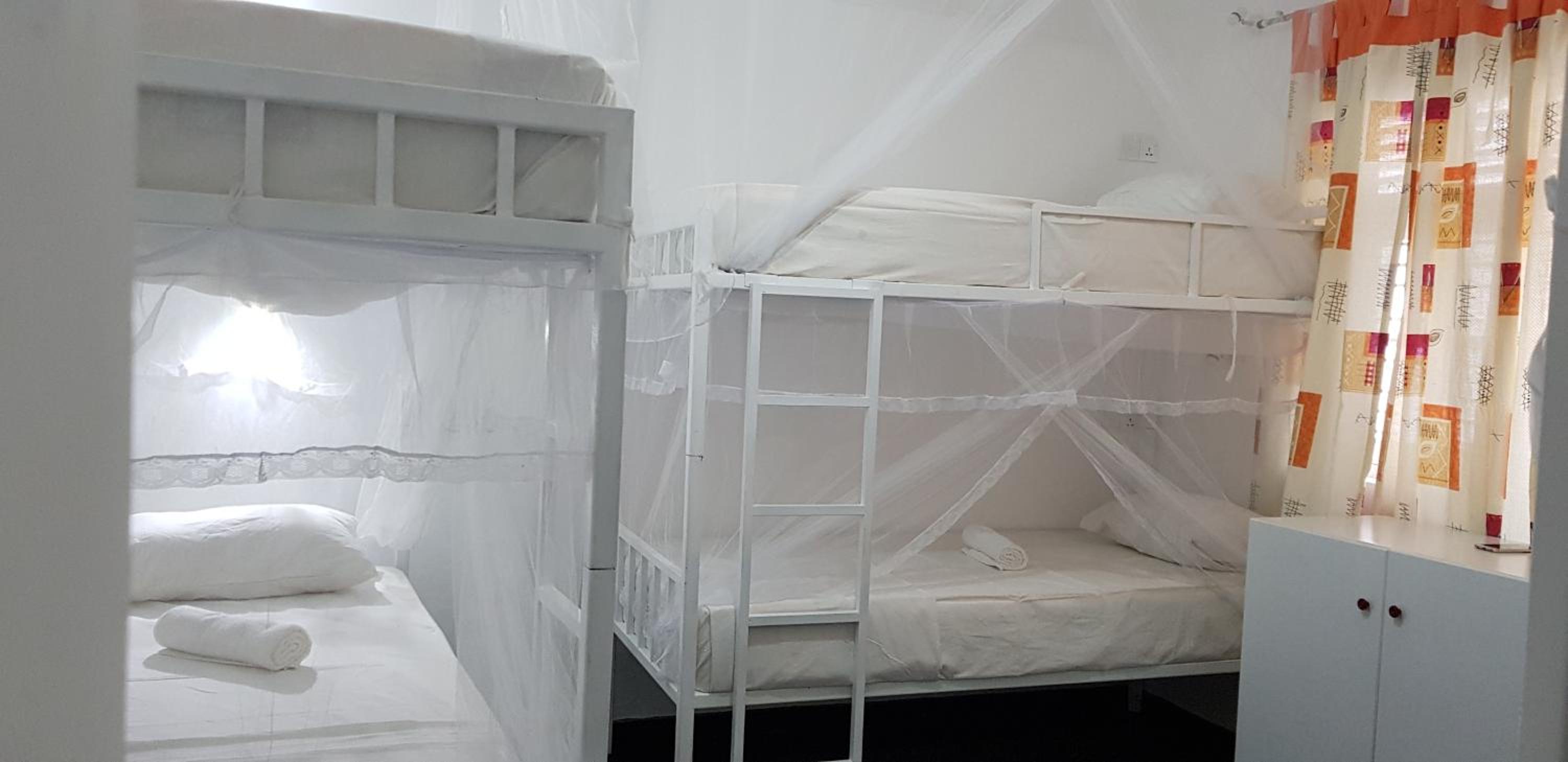 Bed in 10-Bed Mixed Dormitory Room photo 1