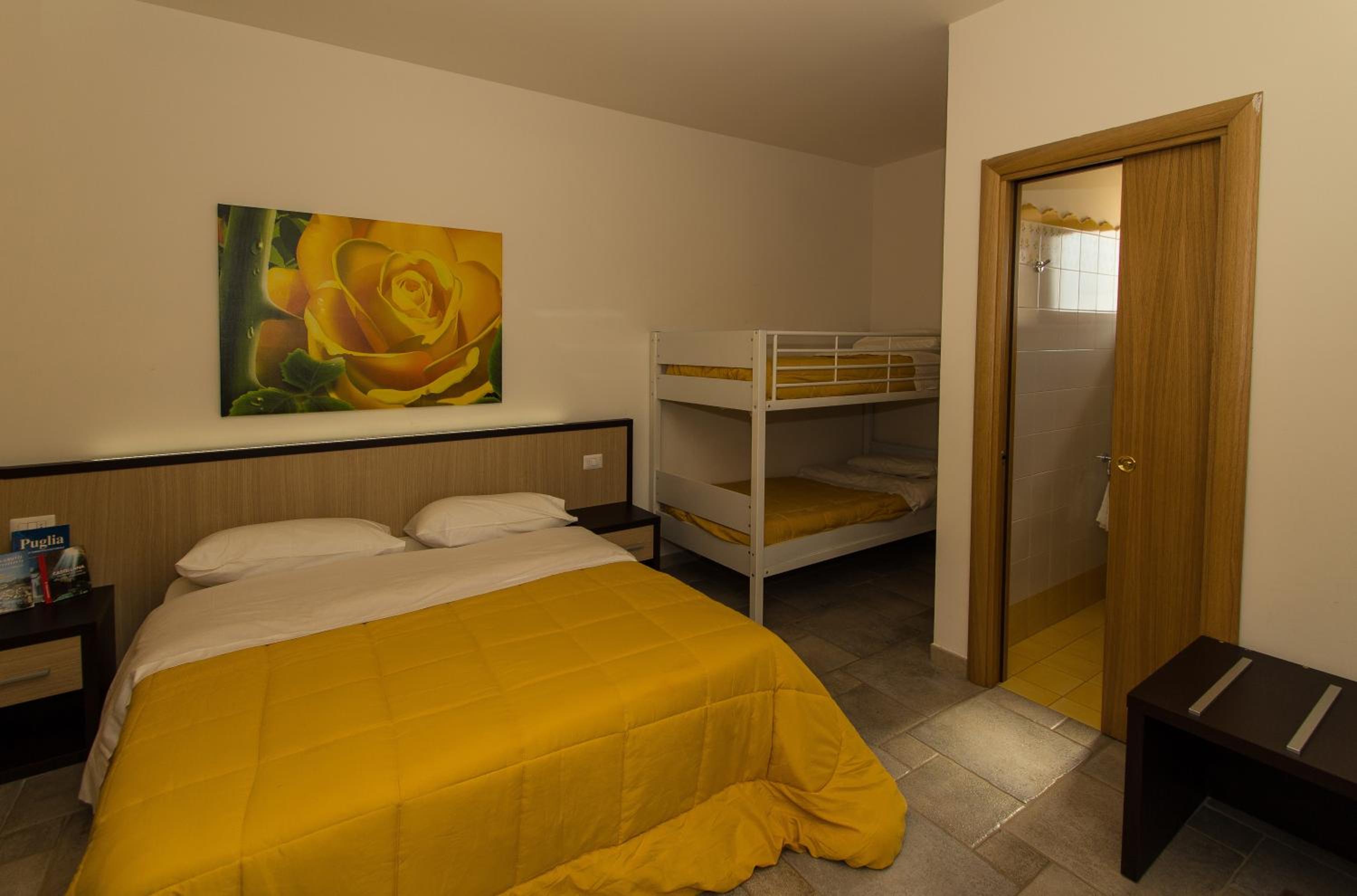 Quadruple Room - Photo 2