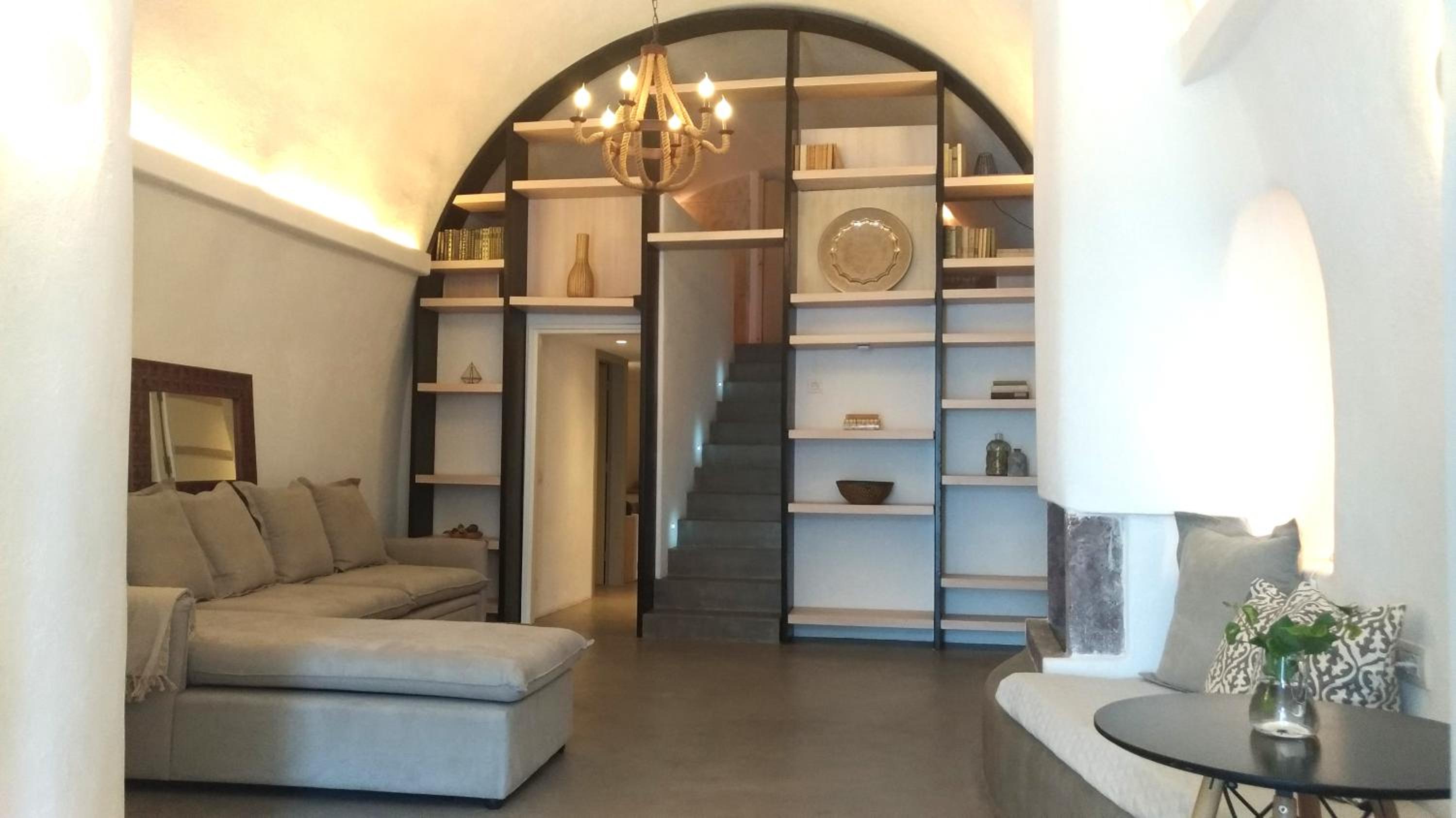 Split Level Cave House with Pool View