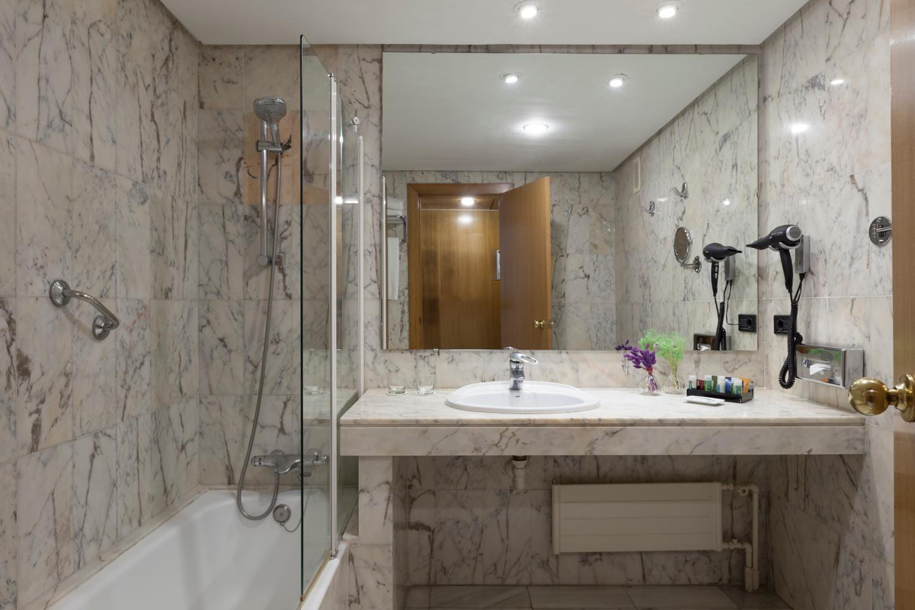 Apartment - Photo 8
