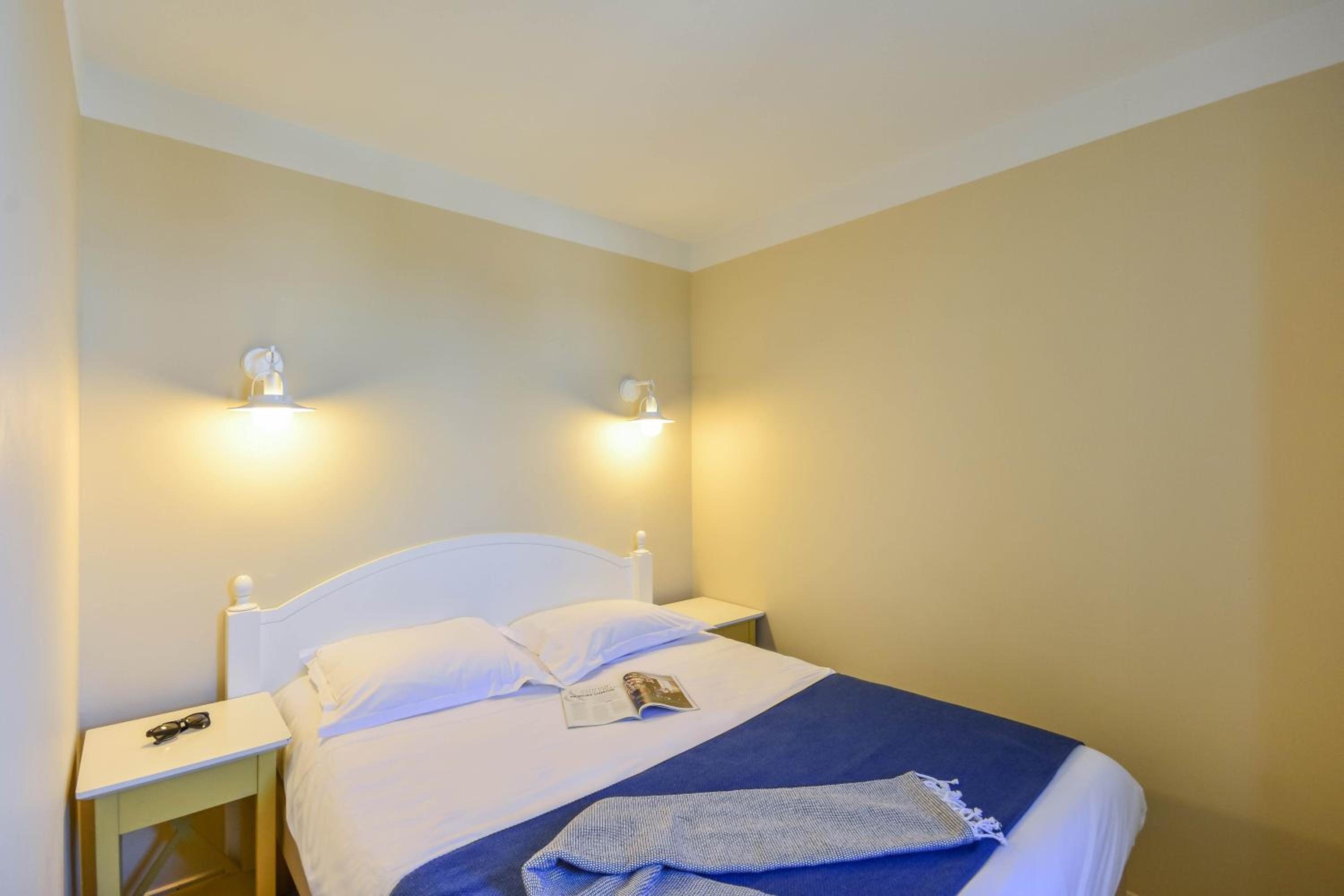 Standard One-Bedroom Apartment with Terrace (4 People)  - Domaine du Moulin or Village du Golf photo 3