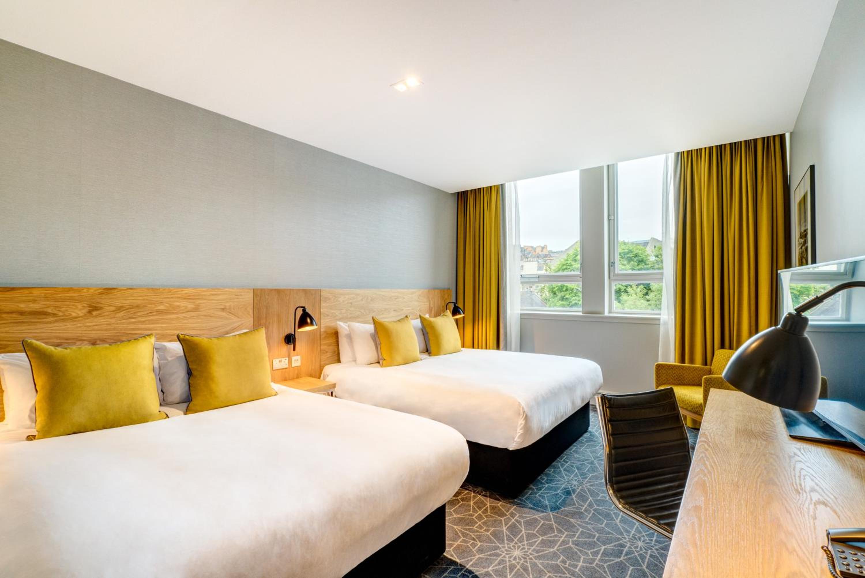 City Twin Room - Photo 3